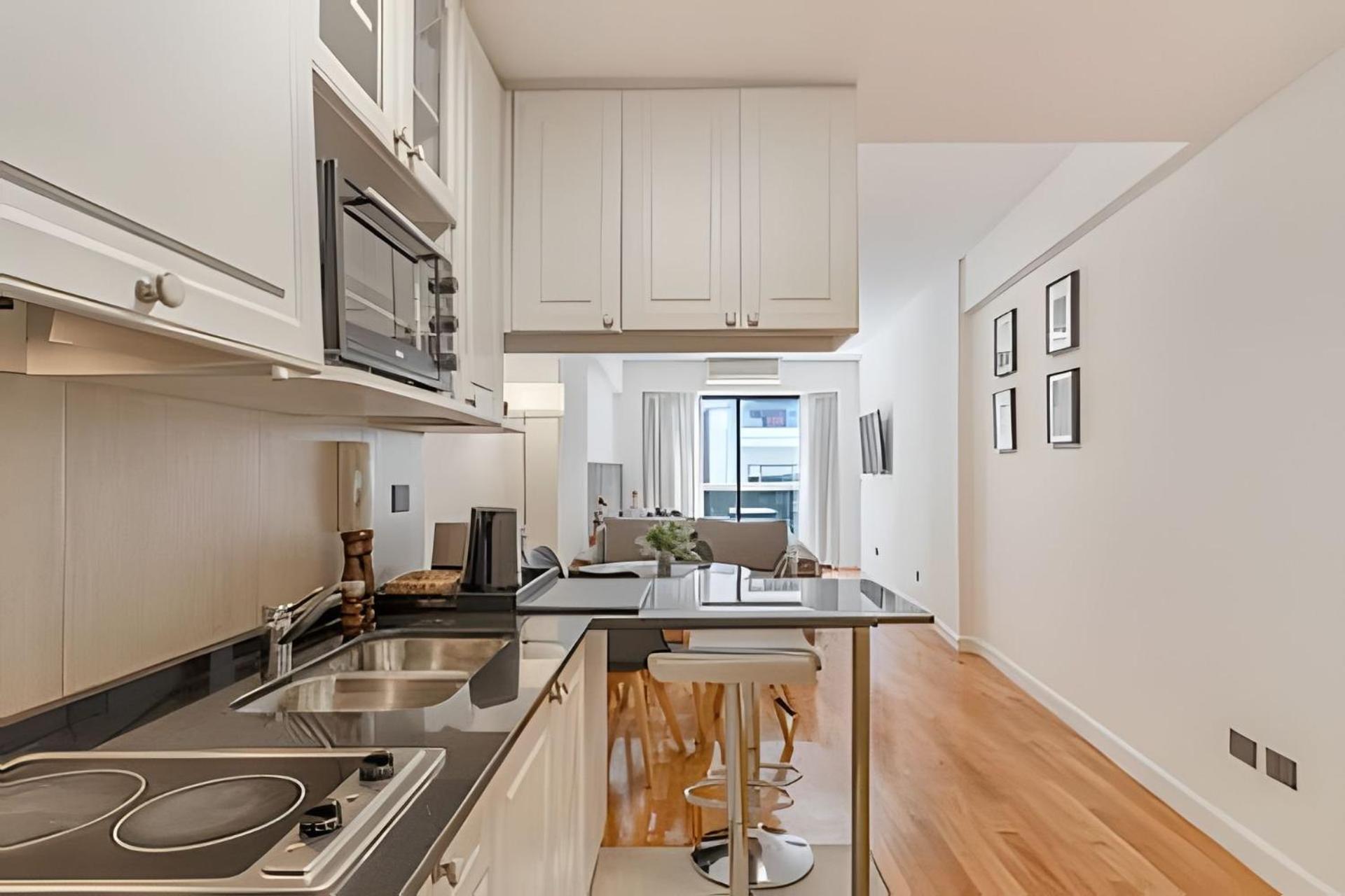 Arenales: Modern Apartments with Pool and 24-Hour Security in Recoleta