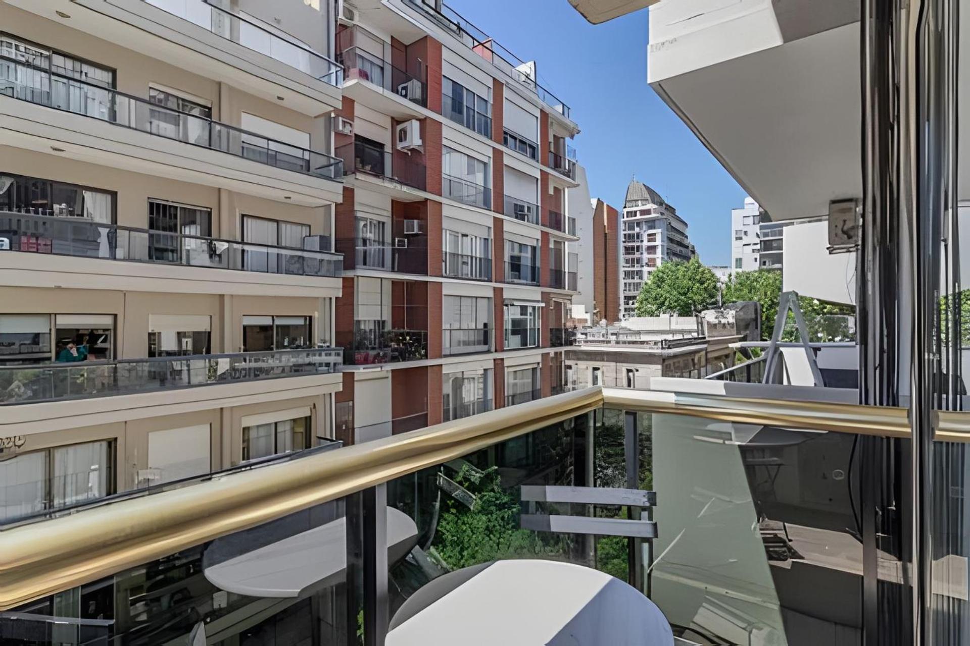 Arenales: Modern Apartments with Pool and 24-Hour Security in Recoleta