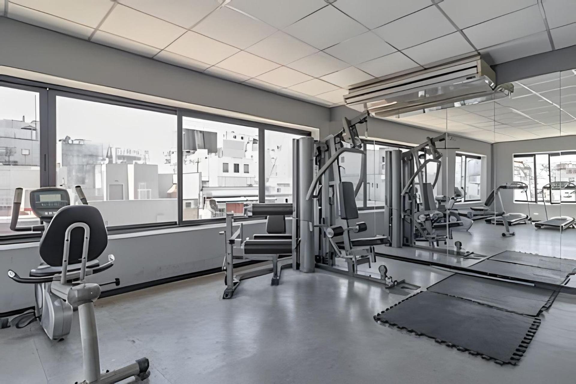 Arenales: Modern Apartments with Pool and 24-Hour Security in Recoleta