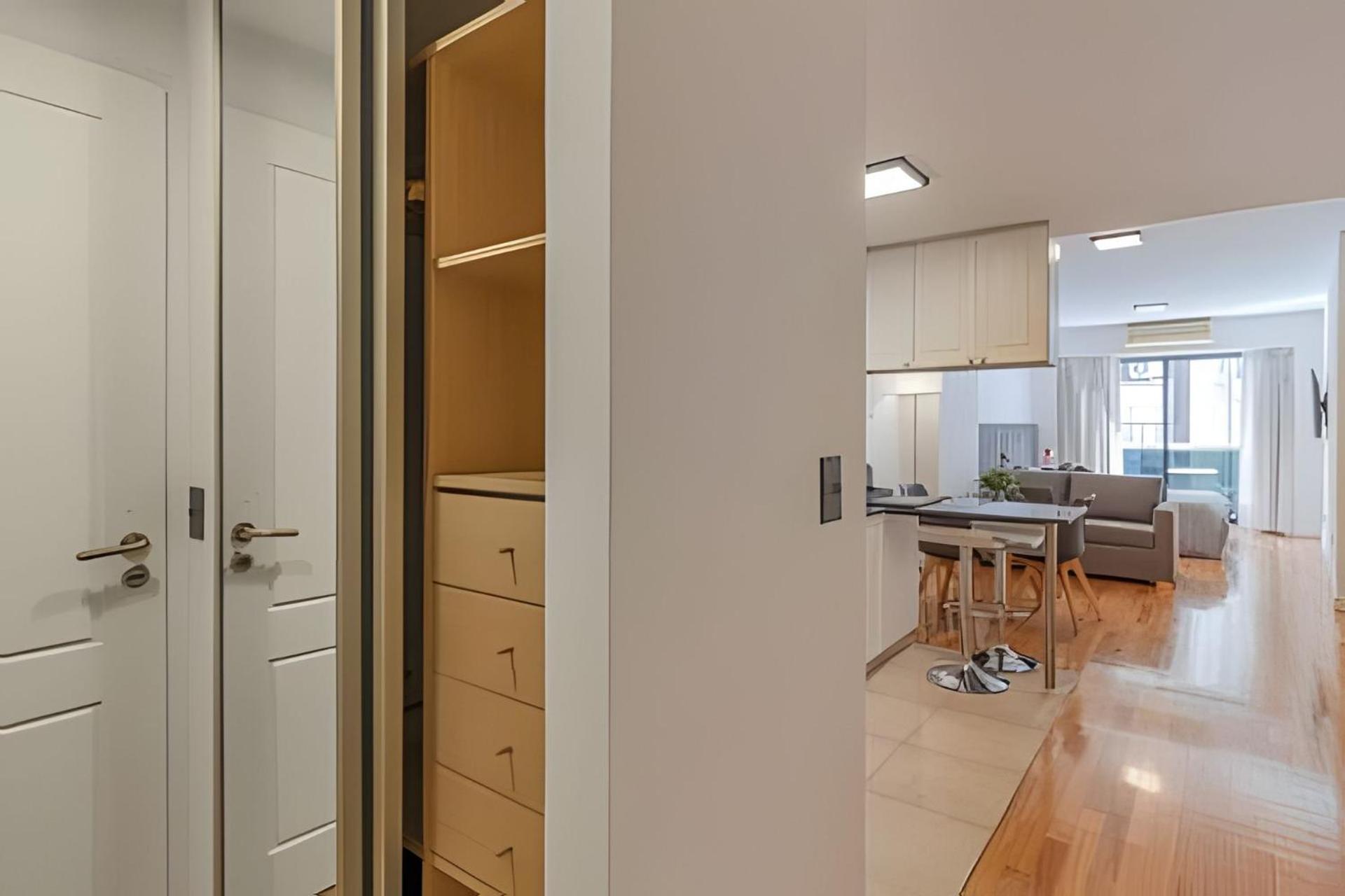 Arenales: Modern Apartments with Pool and 24-Hour Security in Recoleta