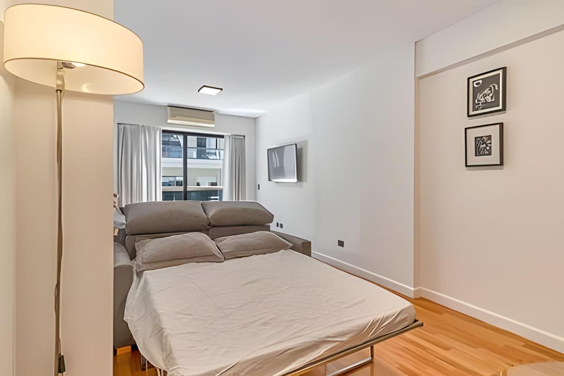Arenales: Modern Apartments with Pool and 24-Hour Security in Recoleta