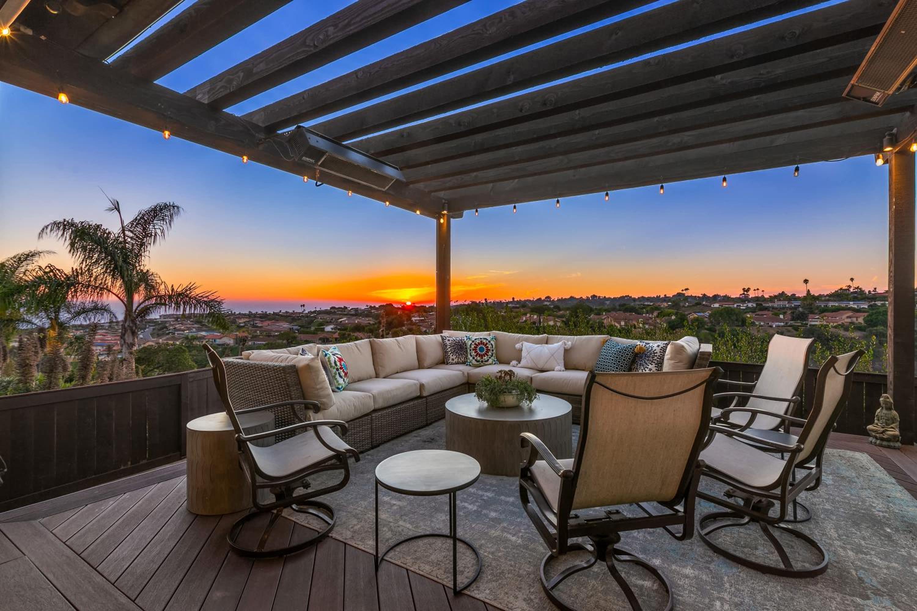 Timeless Spanish Villa with Panoramic Ocean Views view 4