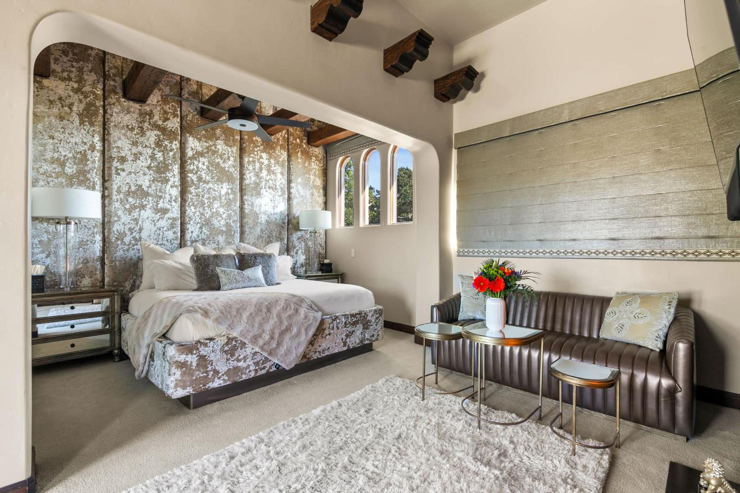 Timeless Spanish Villa with Panoramic Ocean Views view 3