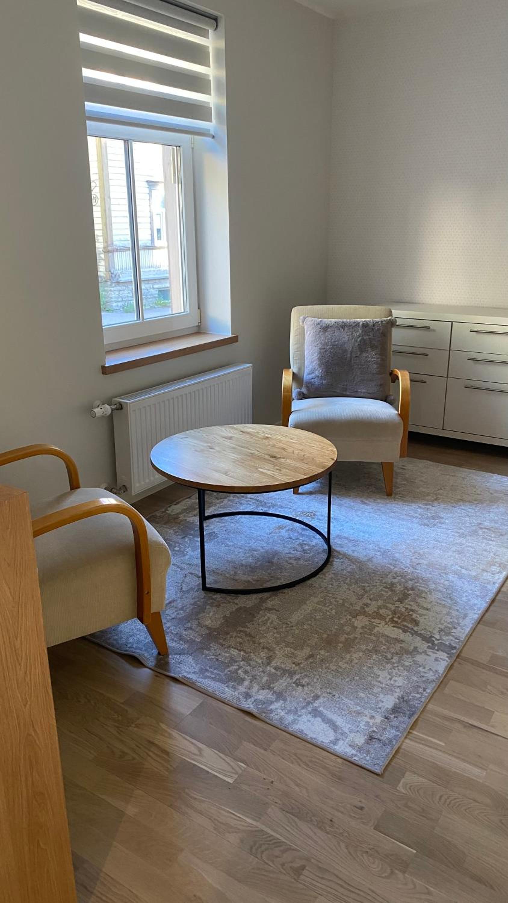 Vanalinna külje all, värskelt renoveeritud korter