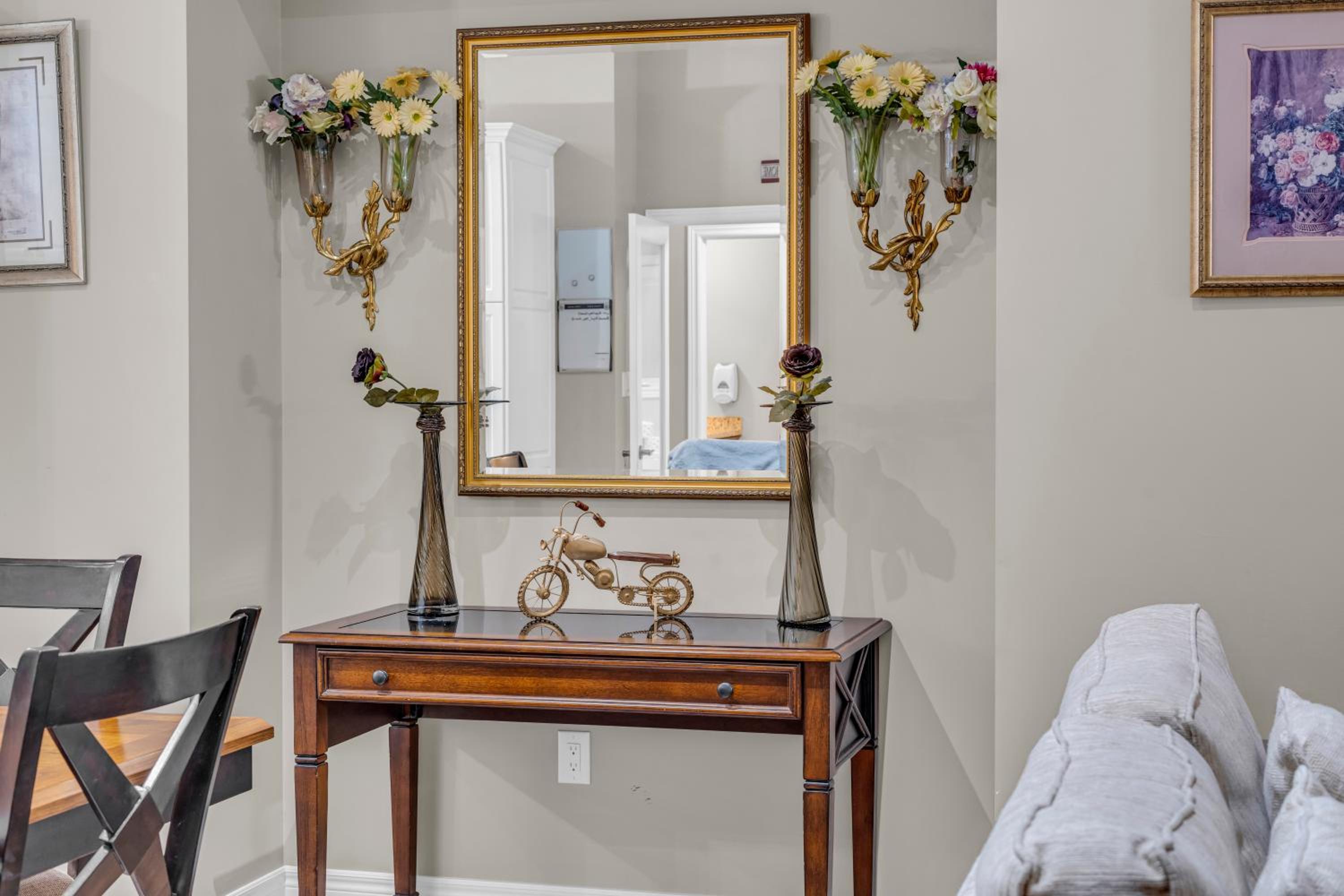 Royal Luxury - Home mins from Falls with Pool Table