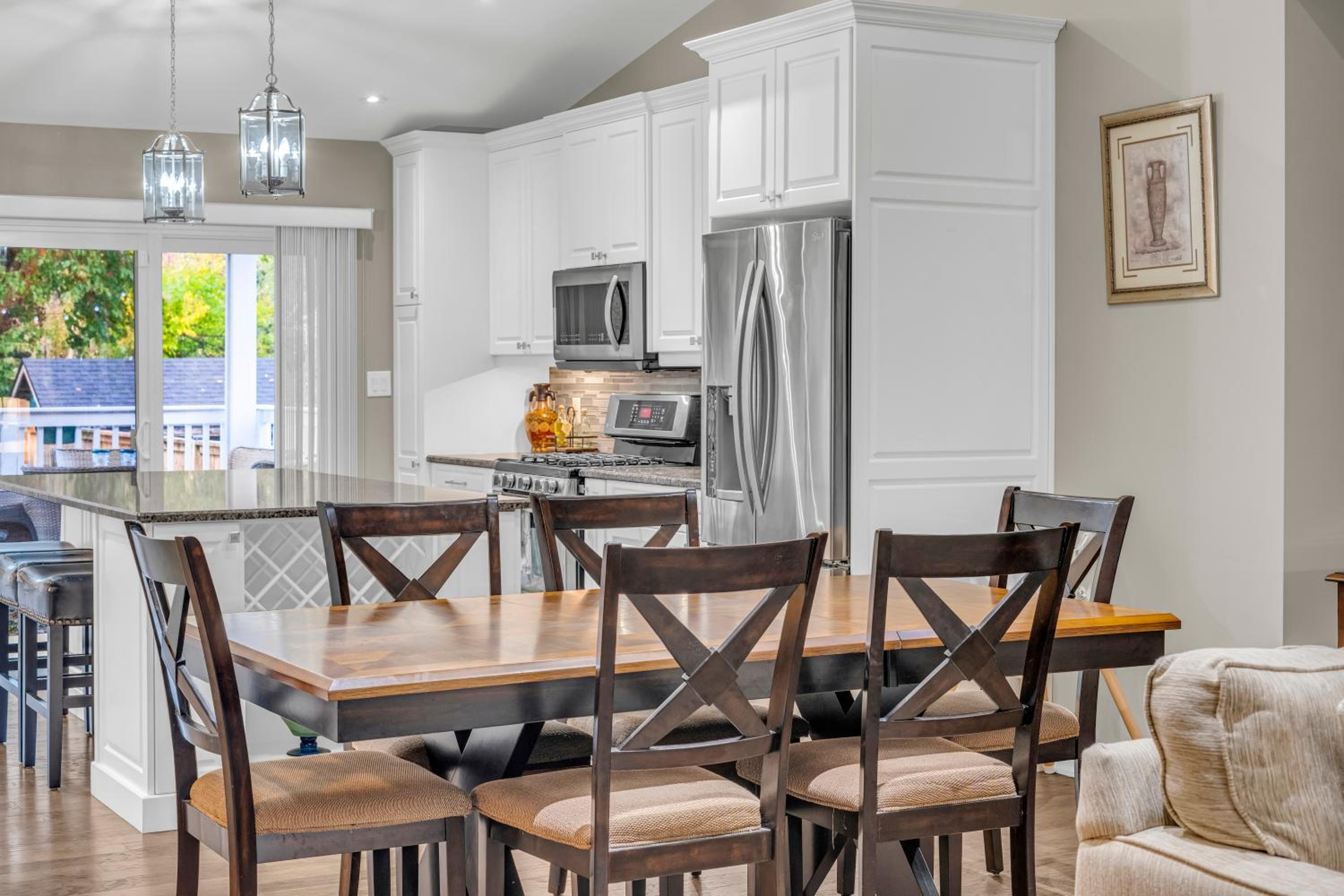 Royal Luxury - Home mins from Falls with Pool Table