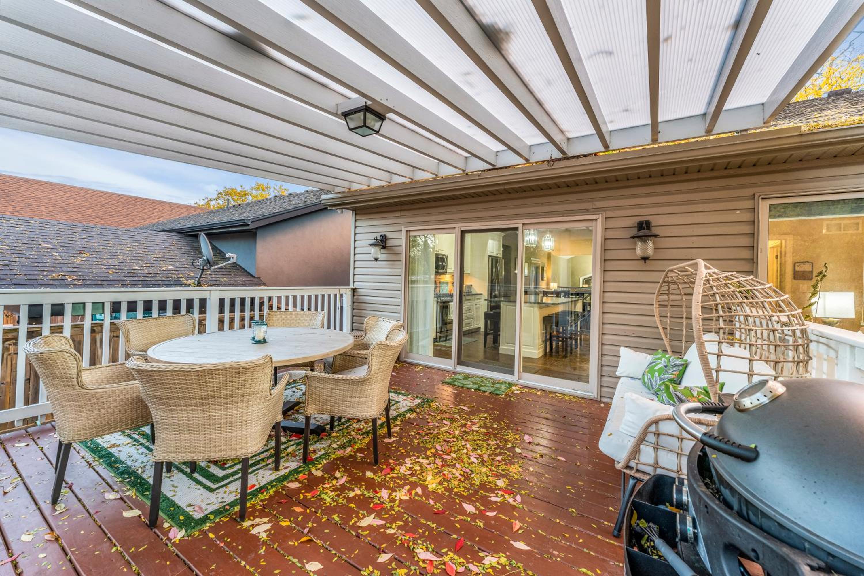 Royal Luxury - Home mins from Falls with Pool Table