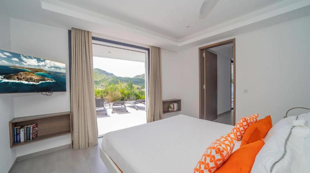 Cozy And Refined Villa For Six Guests In St-barths