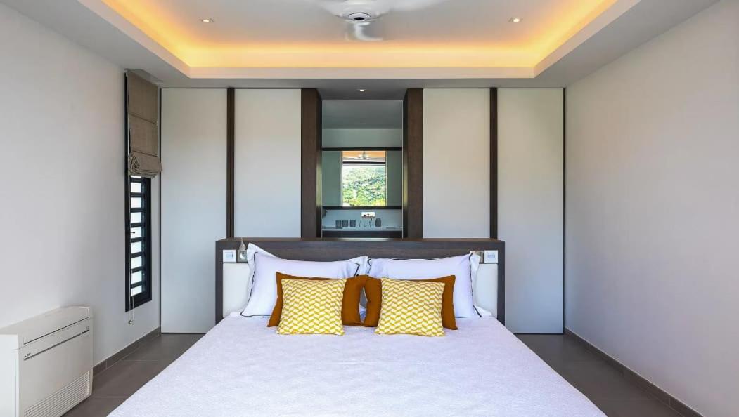 Cozy And Refined Villa For Six Guests In St-barths