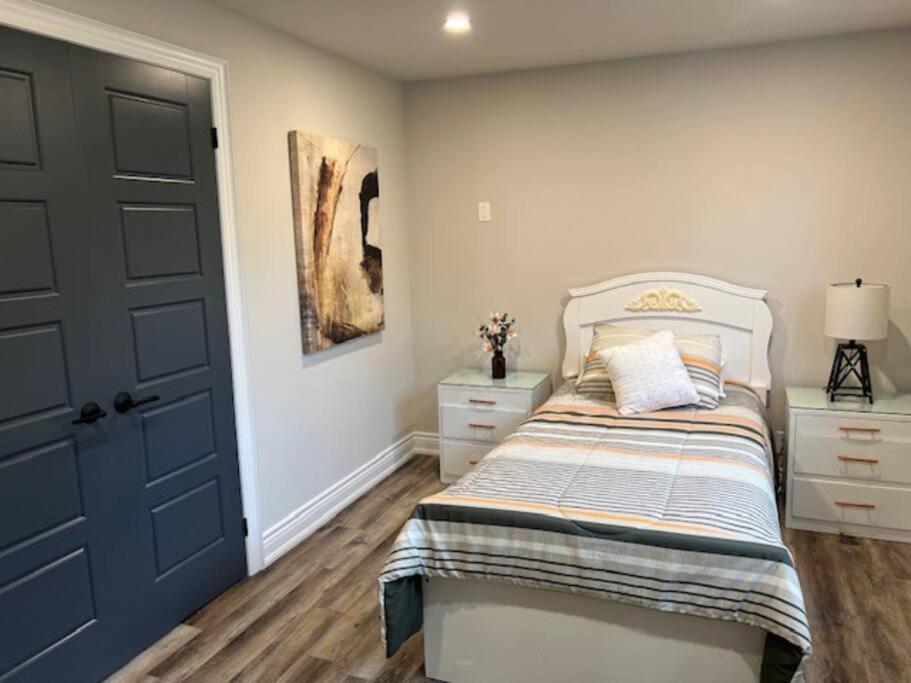 Luxury and comfy Home- Niagara getaway