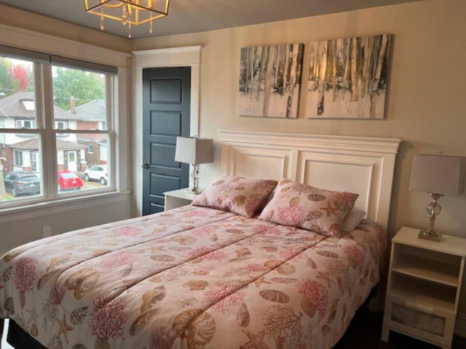 Luxury and comfy Home- Niagara getaway