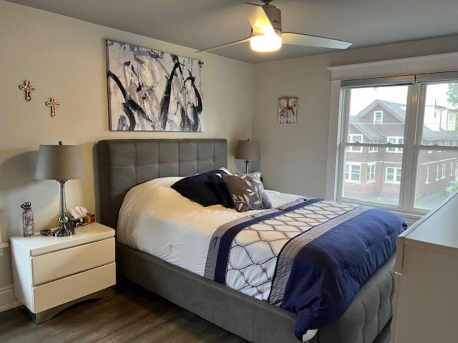 Luxury and comfy Home- Niagara getaway