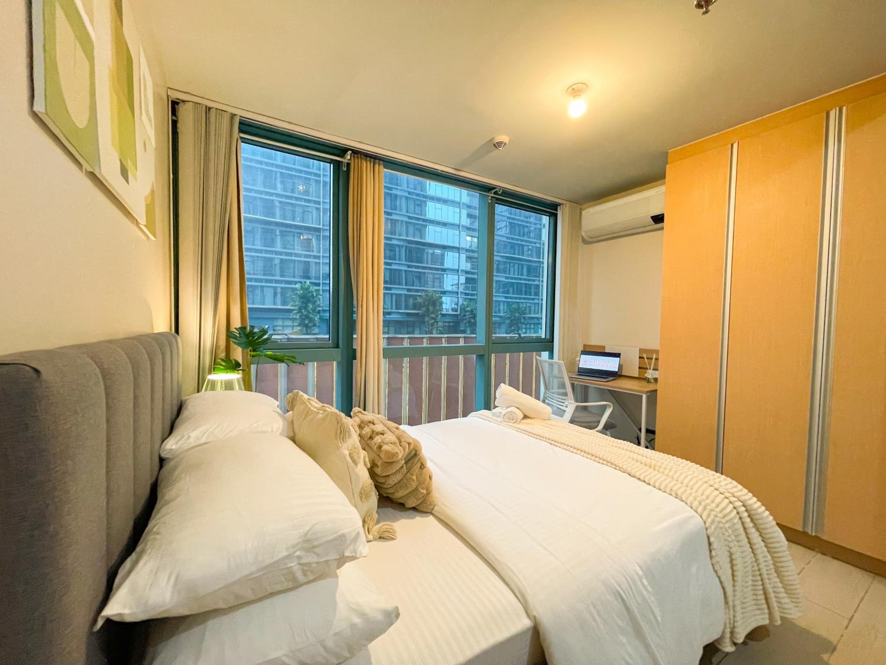 Bgc 1br Condo Across Uptown Mall, Hyatt #oursw7b2 view 3