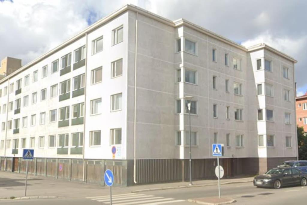 CityCenter Family apartment, three bedrooms up to 8 people, free parking and Wifi