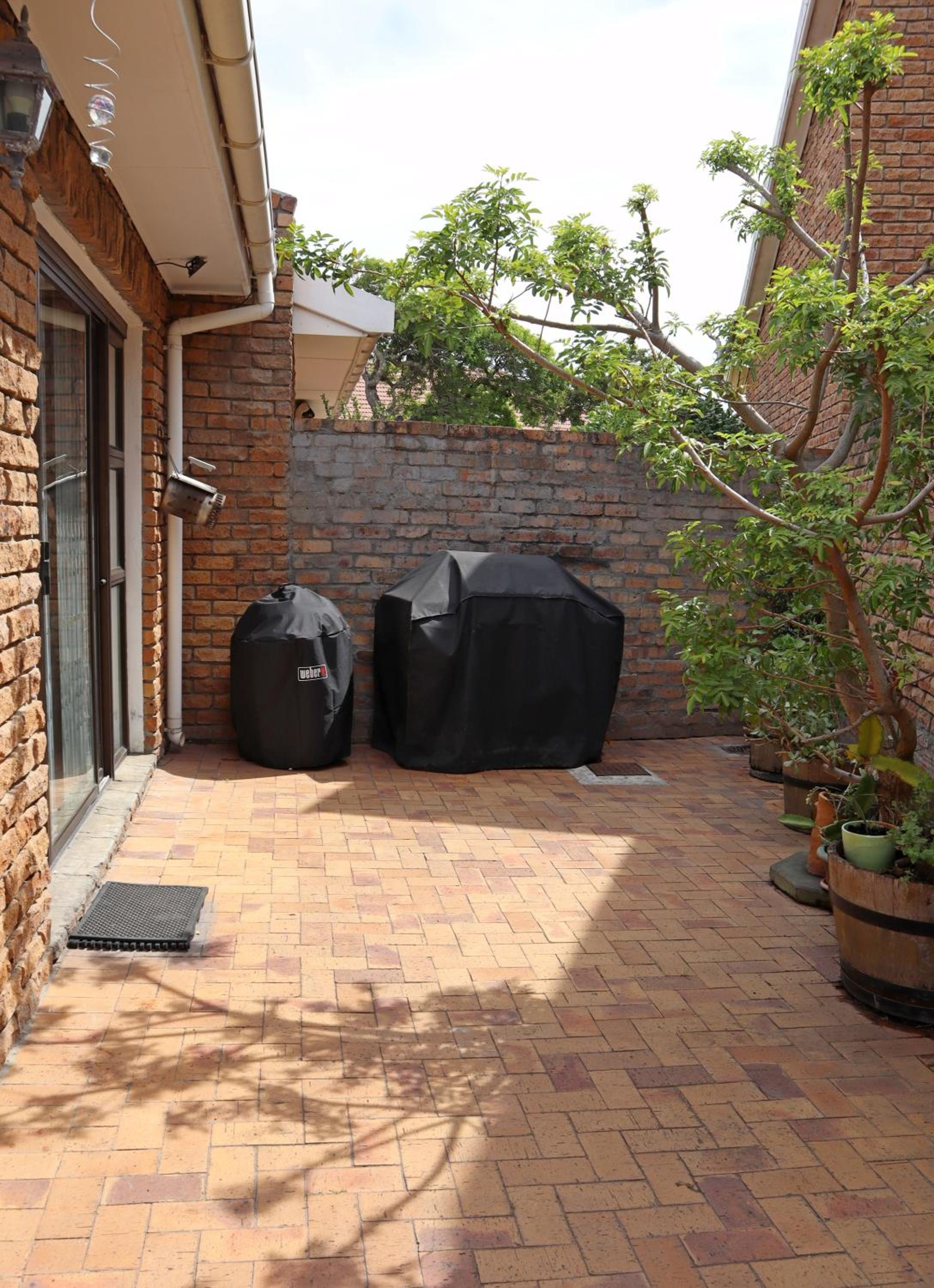 Strand Beach Townhouse Self Catering view 5