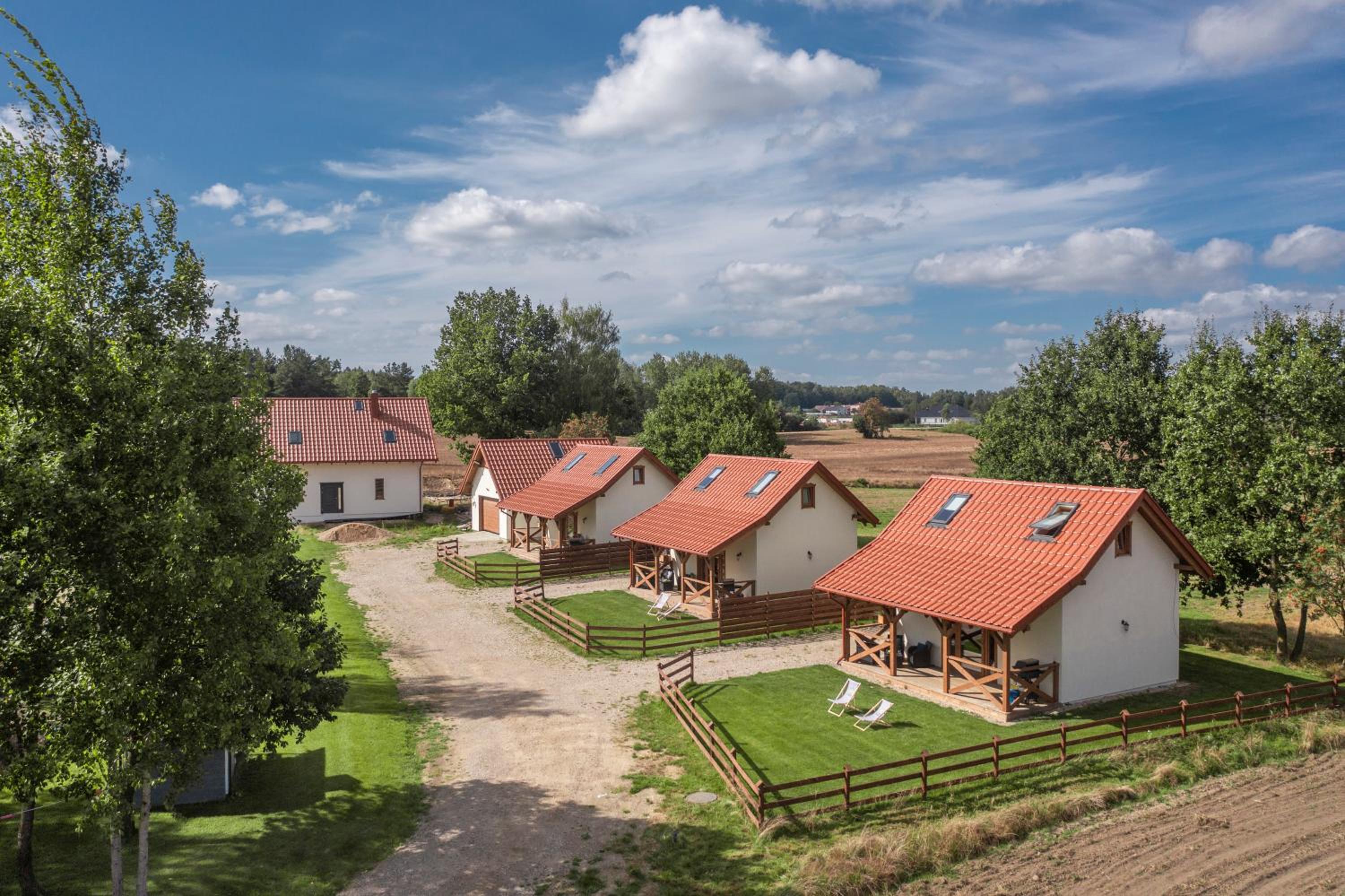 Ostoja Lemany - domki na Kaszubach, sauna, balia-jacuzzi, plac zabaw, tyrolka , dwa boiska, miejsce na ognisko, grill gazowy