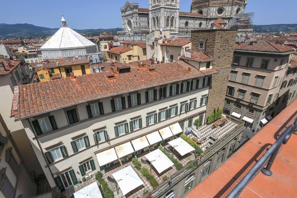 In the Heart of Florence, Dante, with Private Terrace