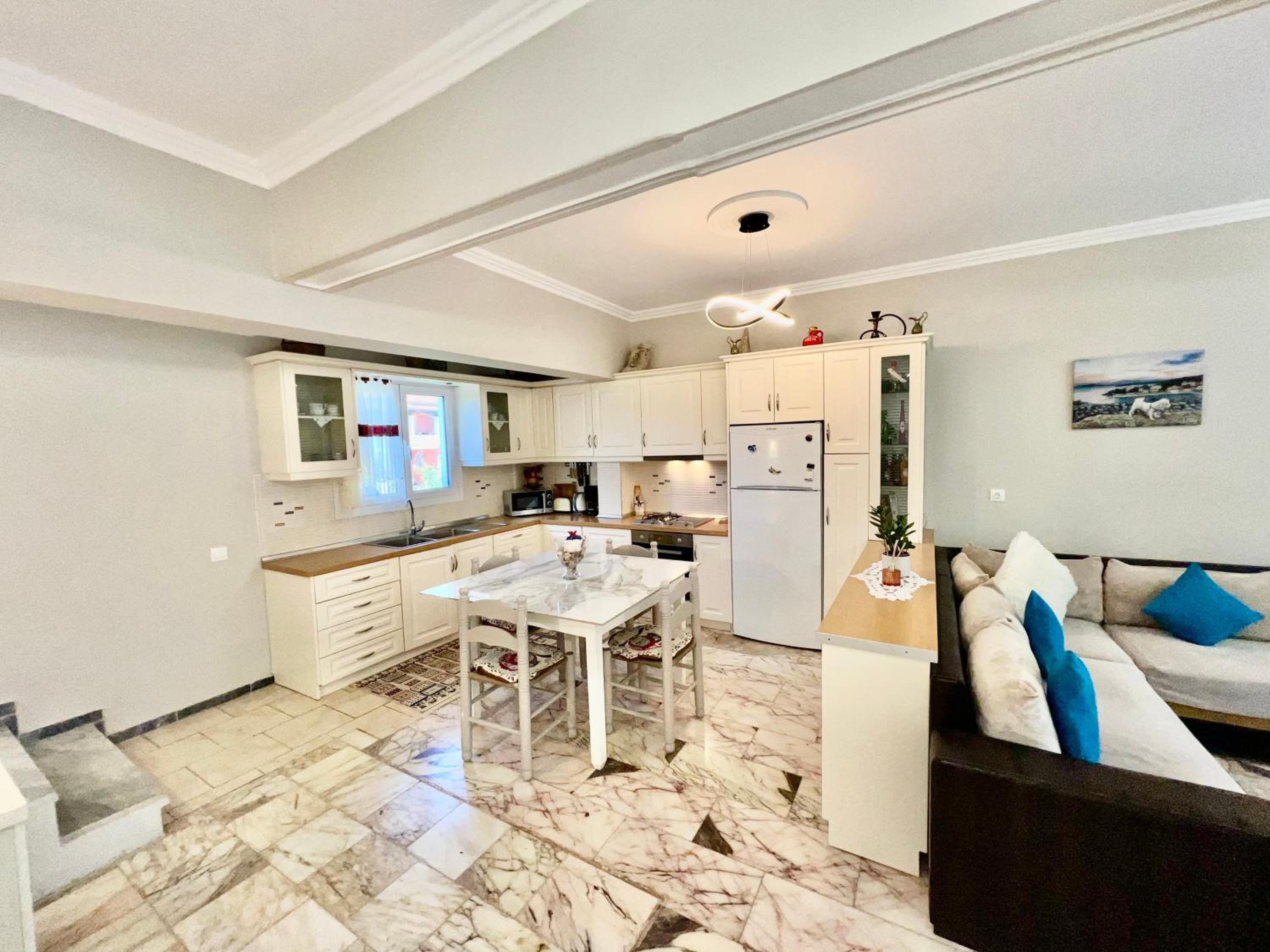 Donna's Luxury home in Kassiopi with Pool 300m to Sea