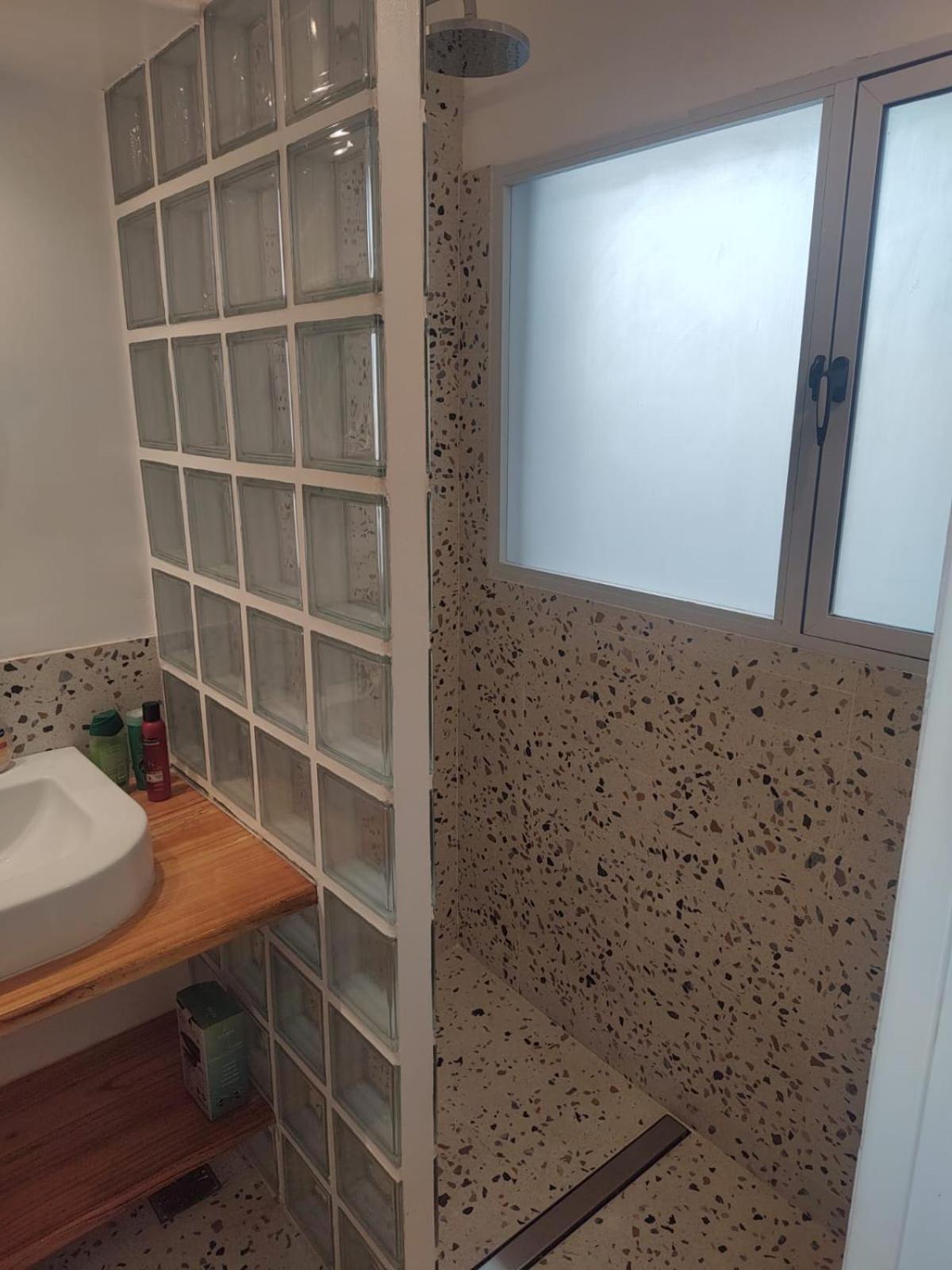 Loft monoambiente entrepiso y balcón francés