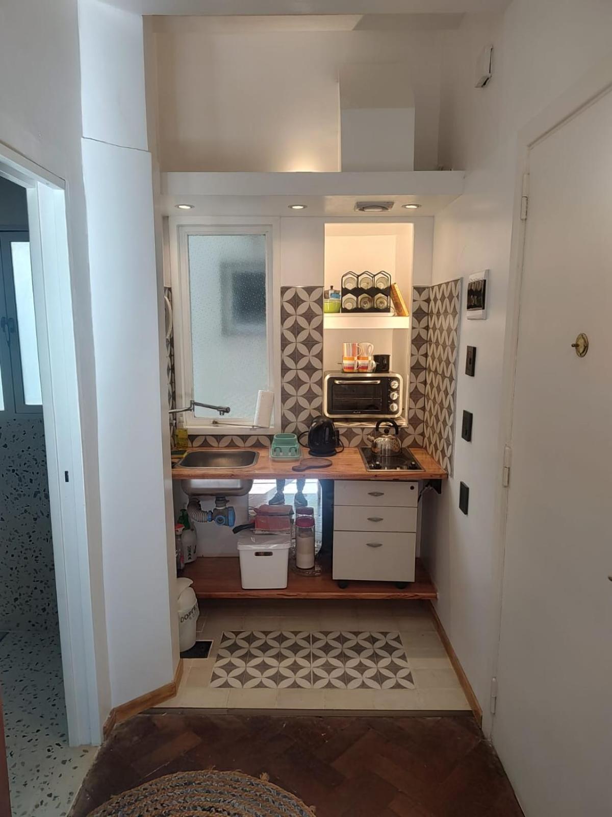 Loft monoambiente entrepiso y balcón francés