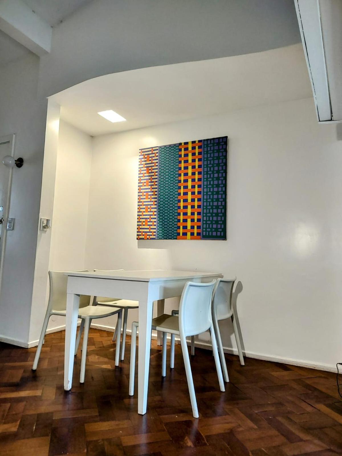 Loft monoambiente entrepiso y balcón francés