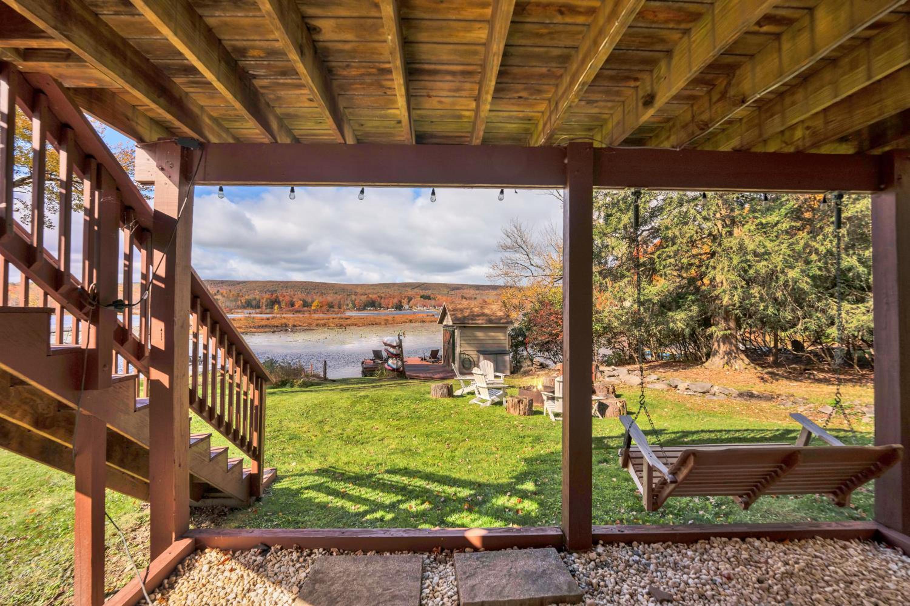 Waterfront, Hot Tub, Dock Kayaks, Movie Game Room view 3