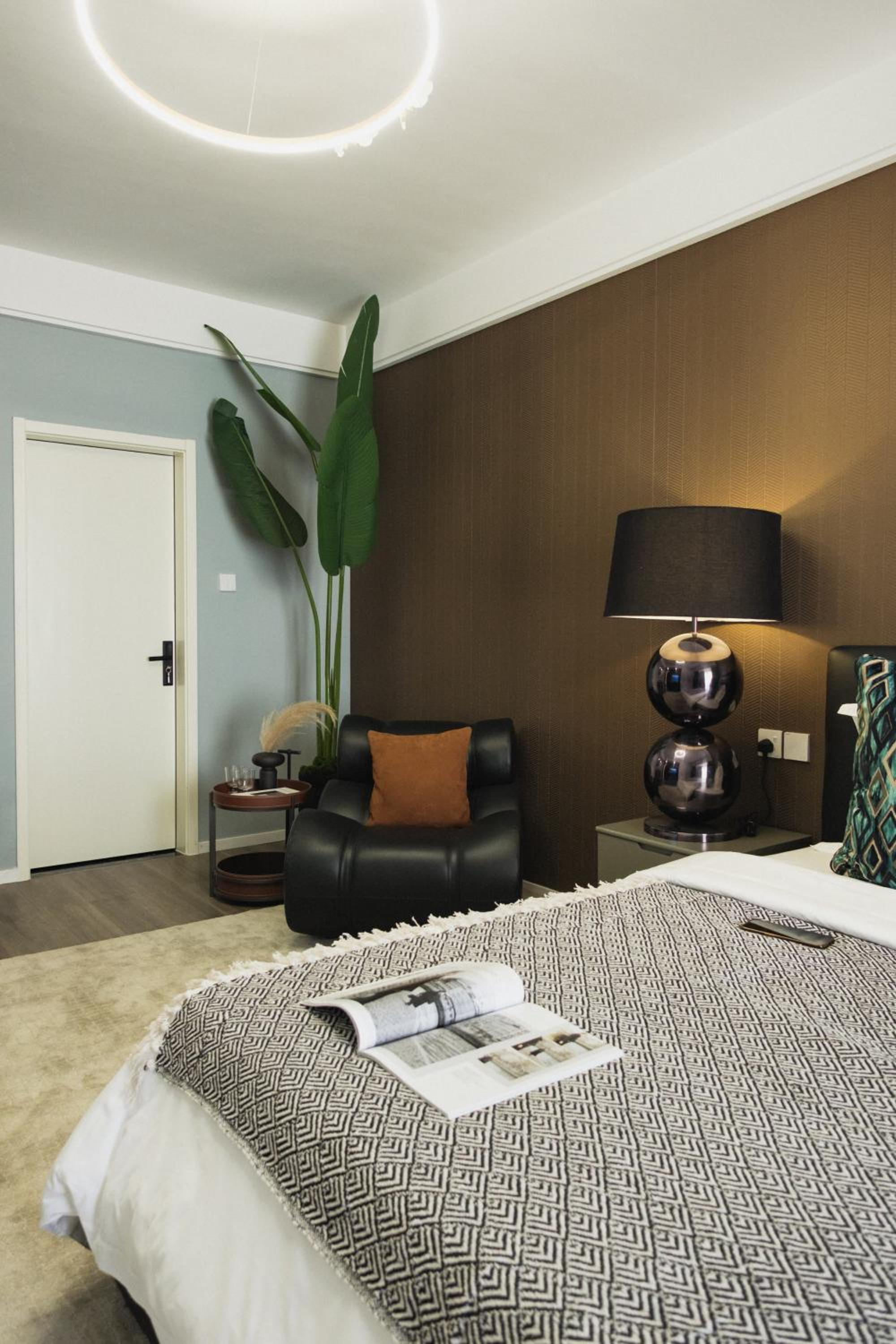 Luxury spacious Apartment view 4