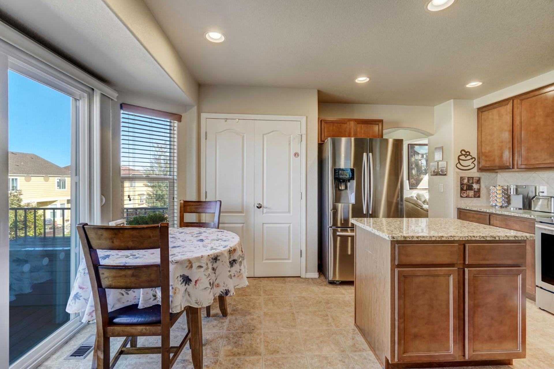 Desirable and Spacious with Mountain Views, Deck, Grill and Yard - Walk to coffee and ice cream! view 5
