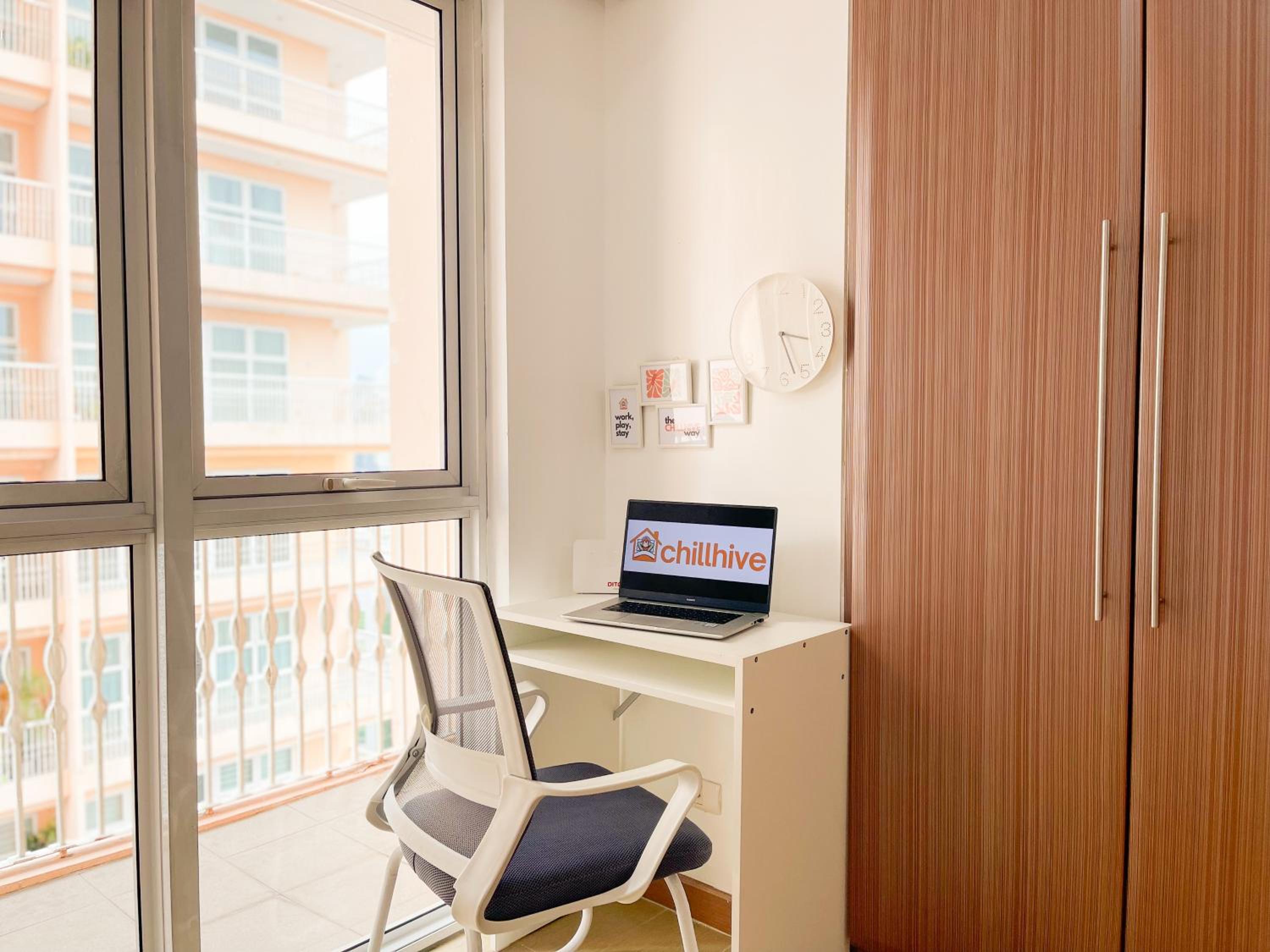 Chic BGC Condo by Grand Canal Mall #vlrtb27b view 5