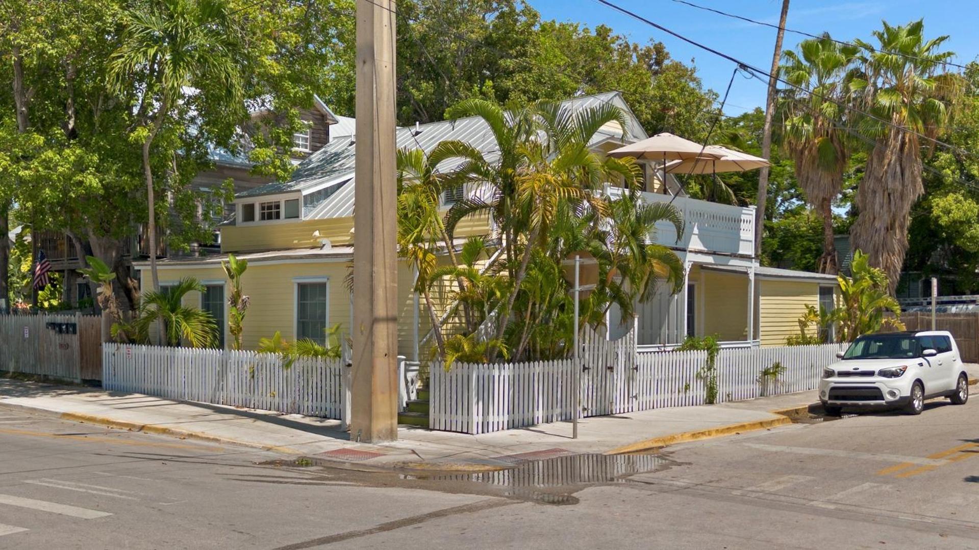 Suzys Parrot Perch by Last Key Realty view 2