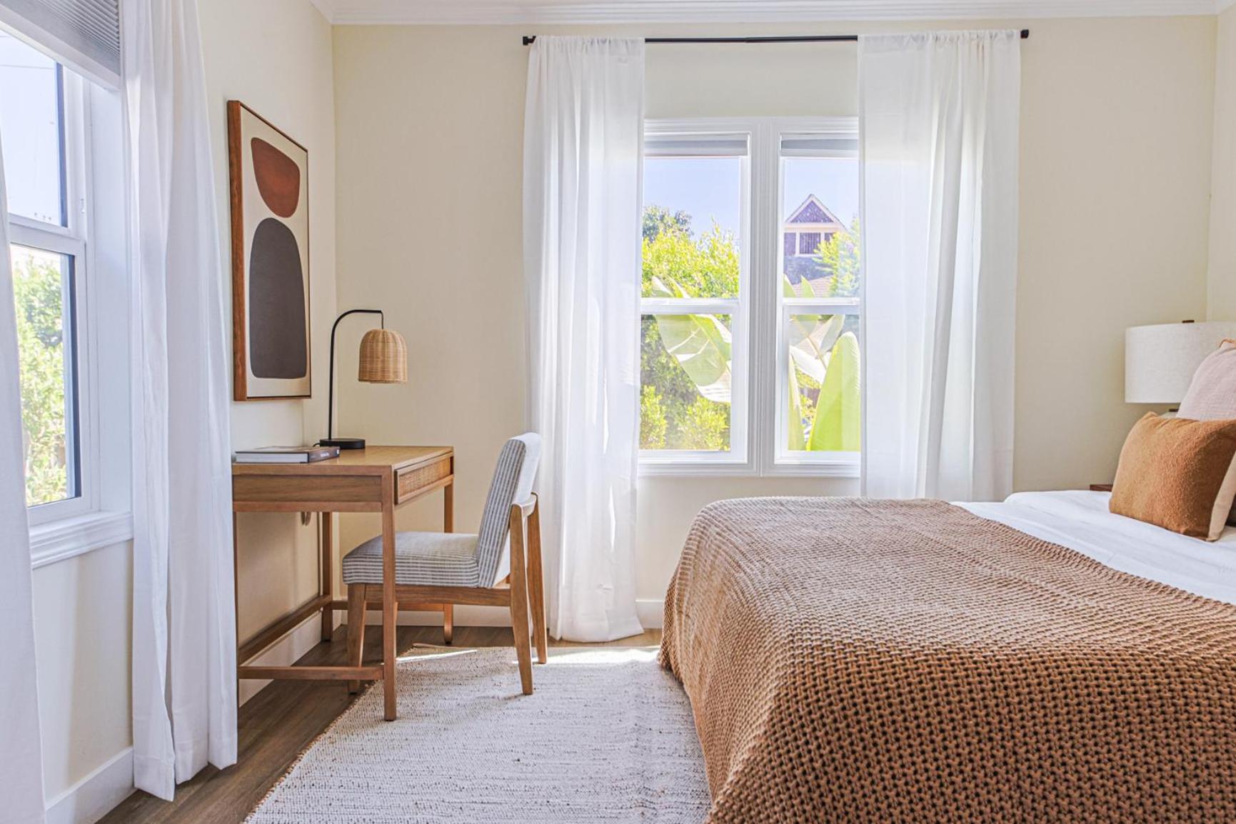 Modern Apartment 2BD 1Bath Apt near USC and Exposition Park
