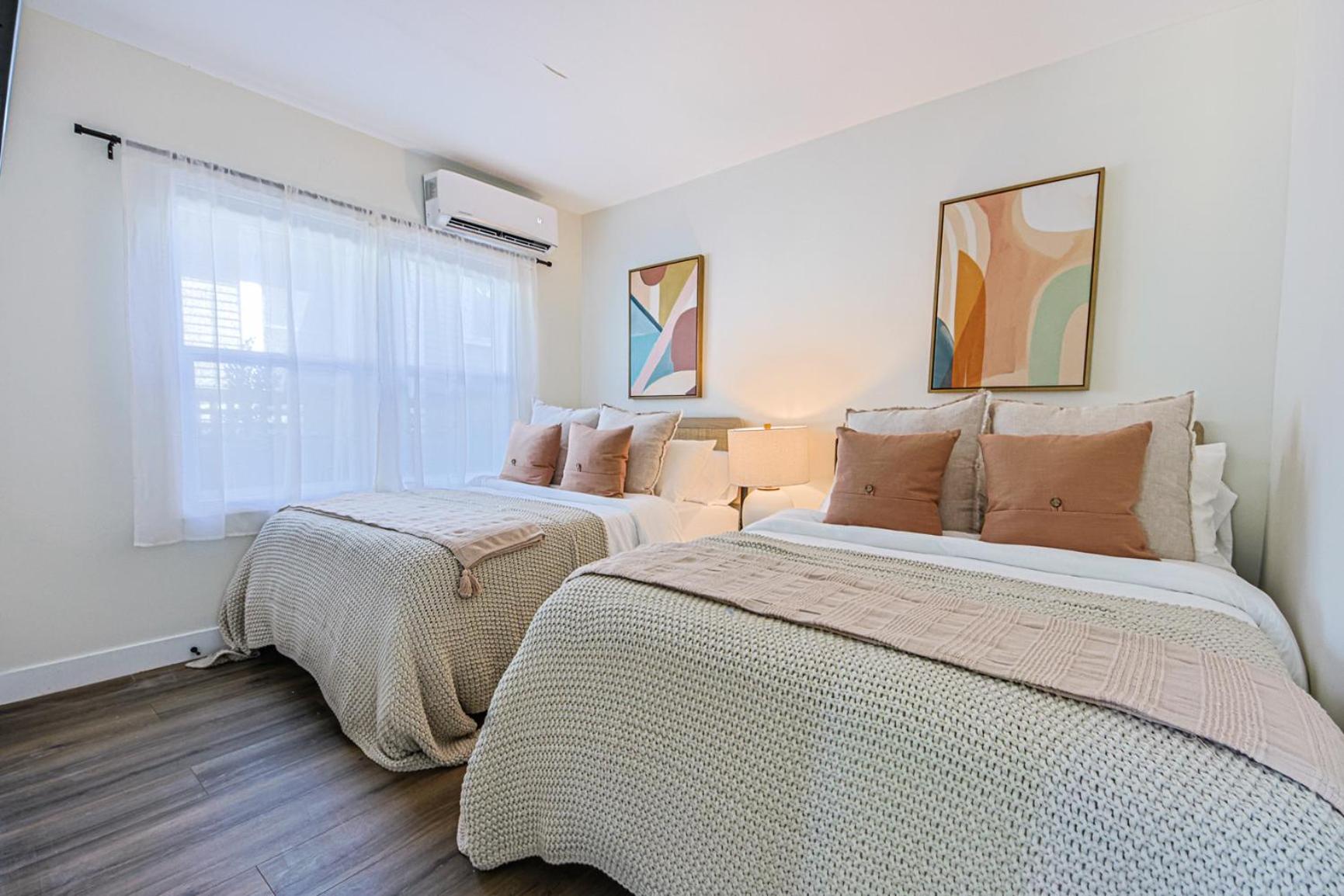Modern Apartment 2BD 1Bath Apt near USC and Exposition Park