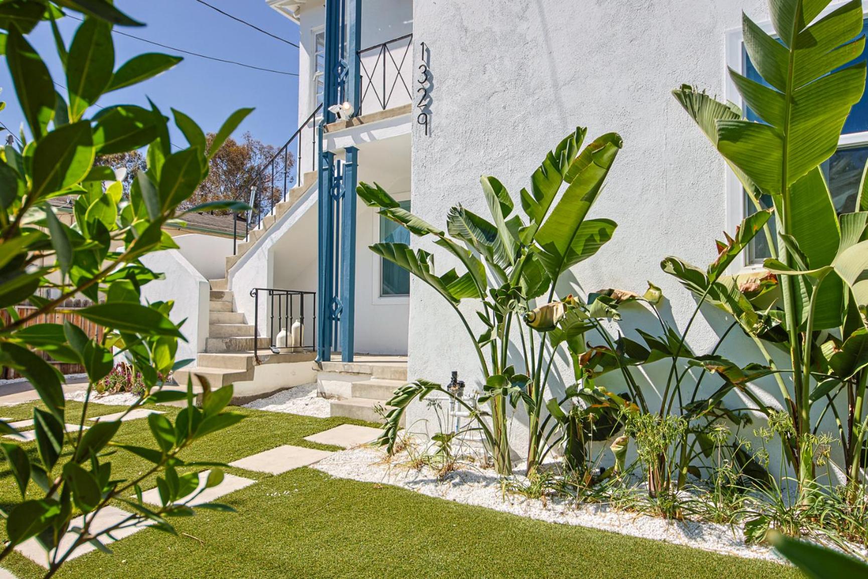 Modern Apartment 2BD 1Bath Apt near USC and Exposition Park