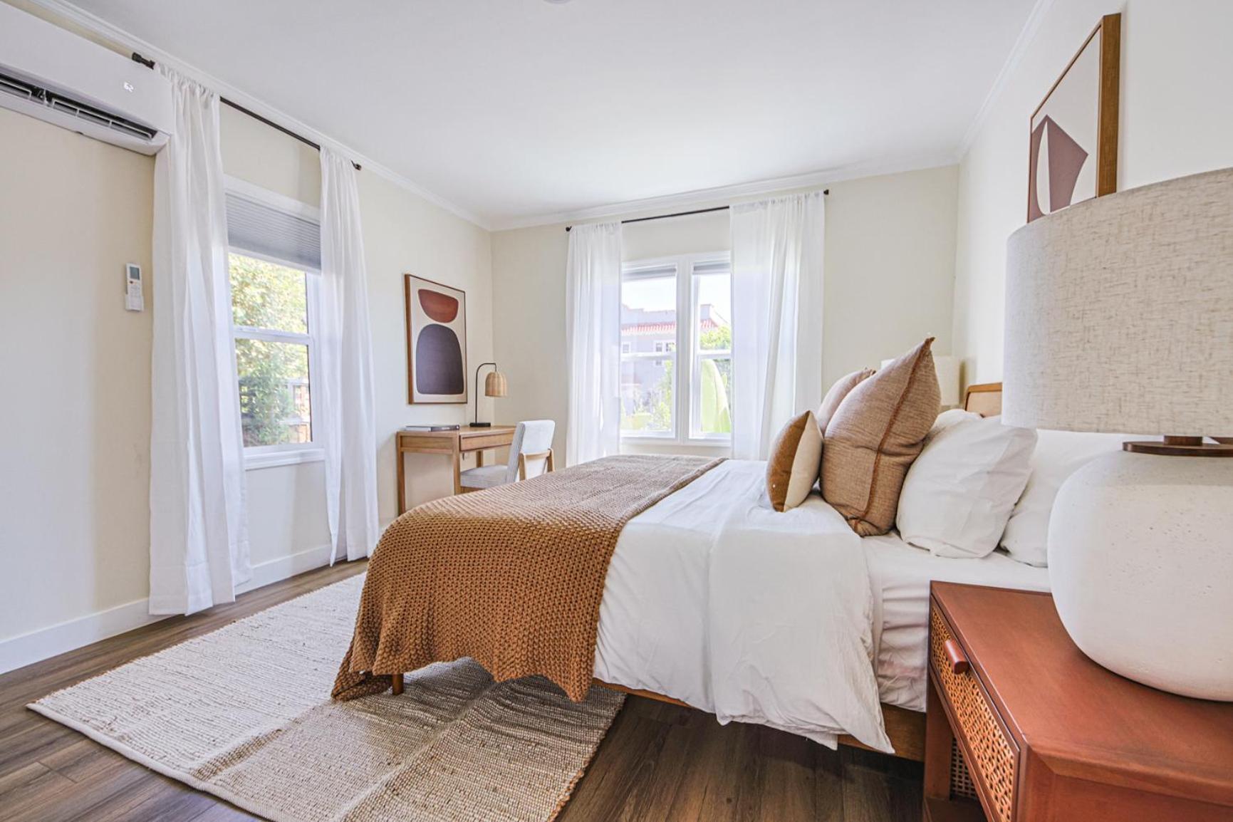 Modern Apartment 2BD 1Bath Apt near USC and Exposition Park