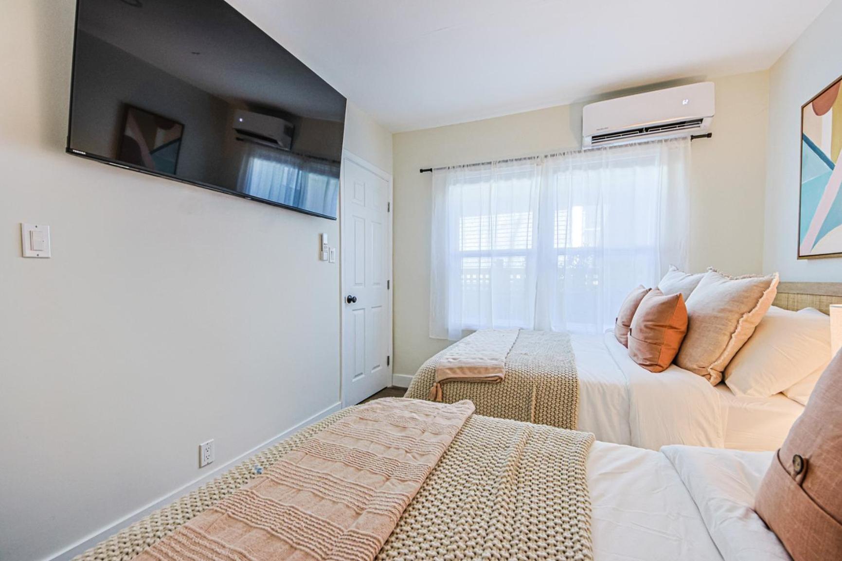 Modern Apartment 2BD 1Bath Apt near USC and Exposition Park