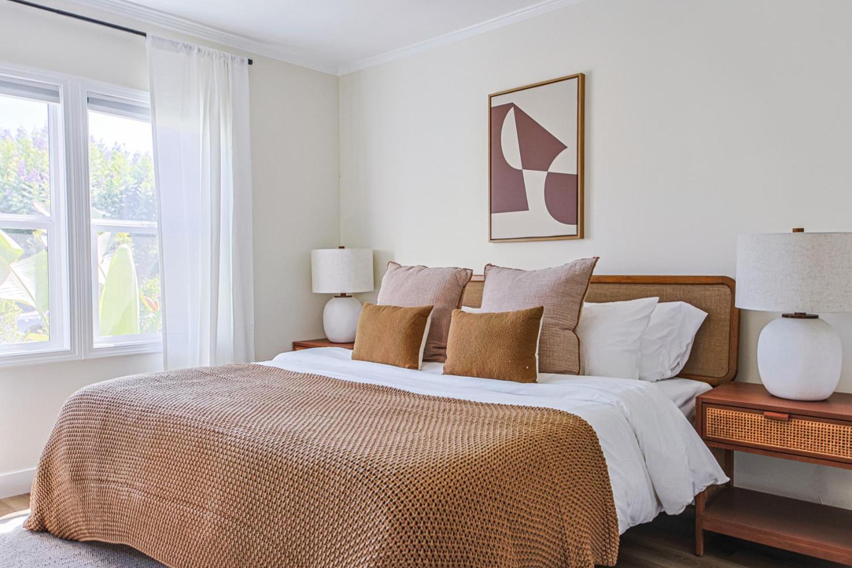 Modern Apartment 2BD 1Bath Apt near USC and Exposition Park