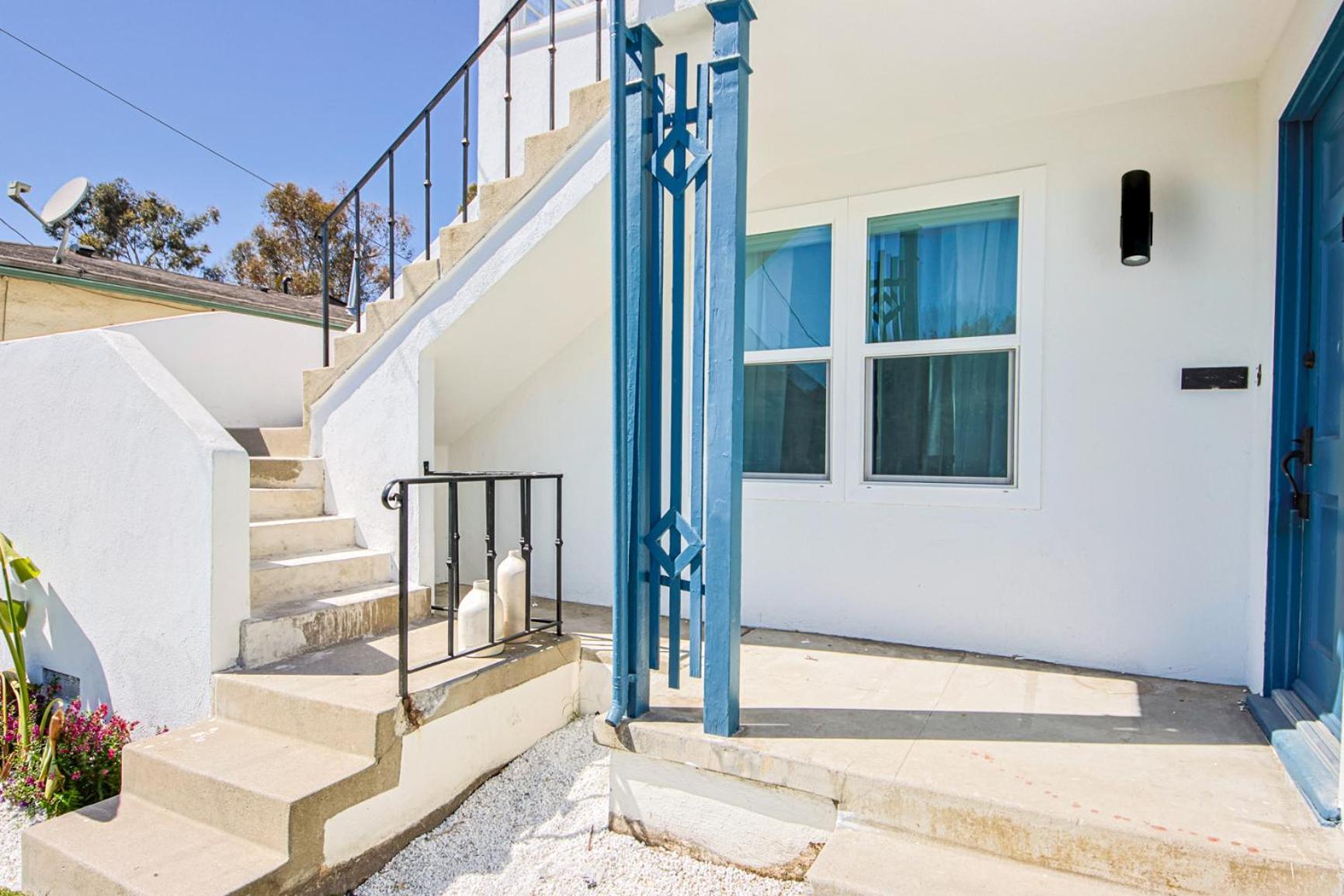 Modern Apartment 2BD 1Bath Apt near USC and Exposition Park