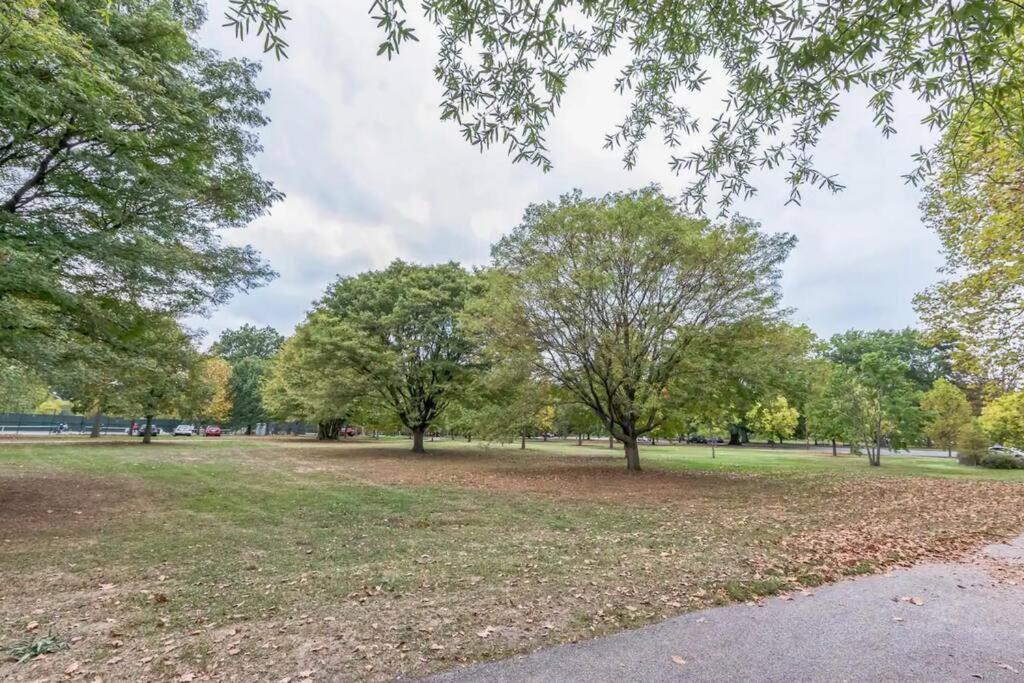Studio apartment-Fairmount Park