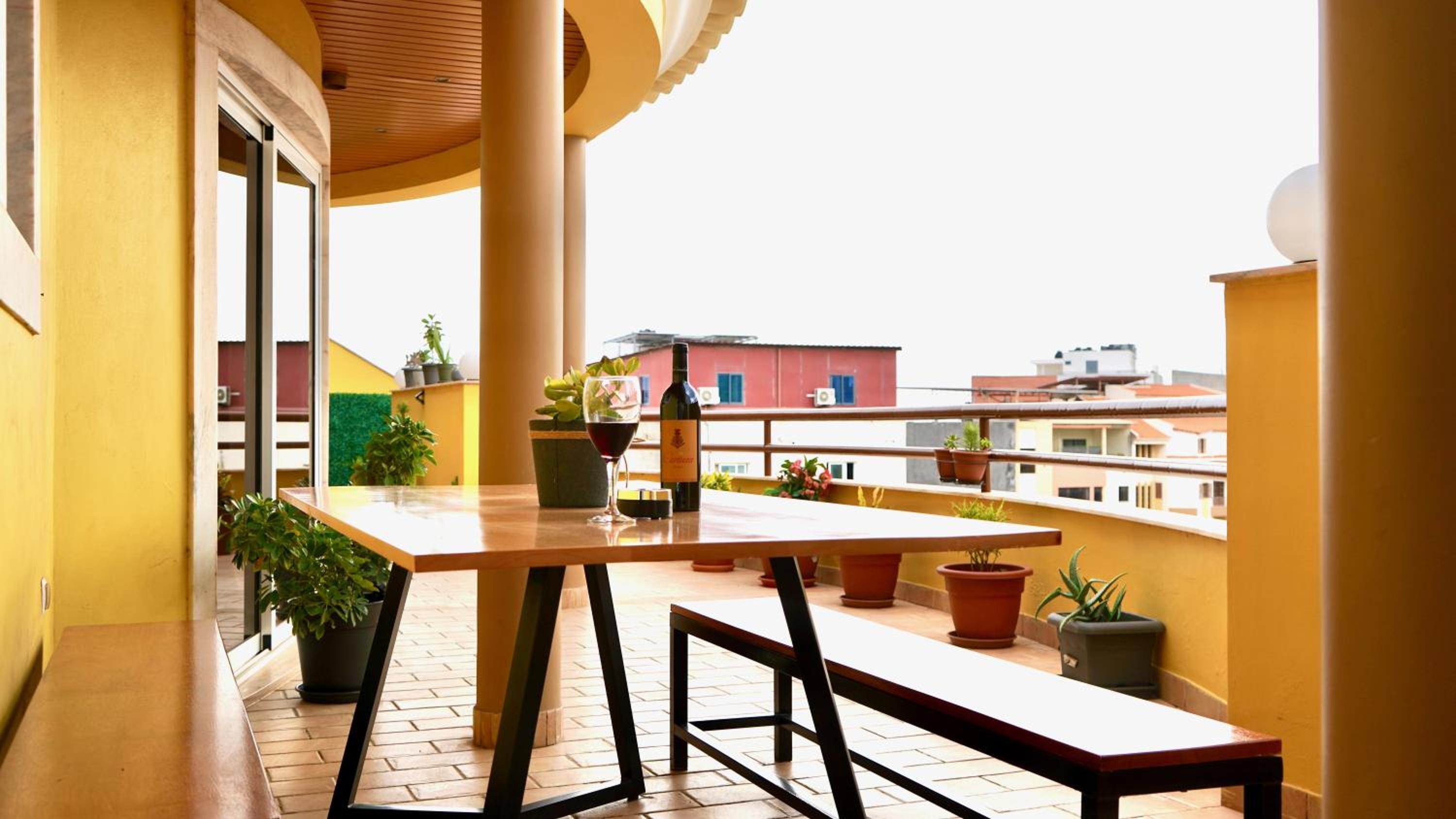Spacious Penthouse with BBQ and Views