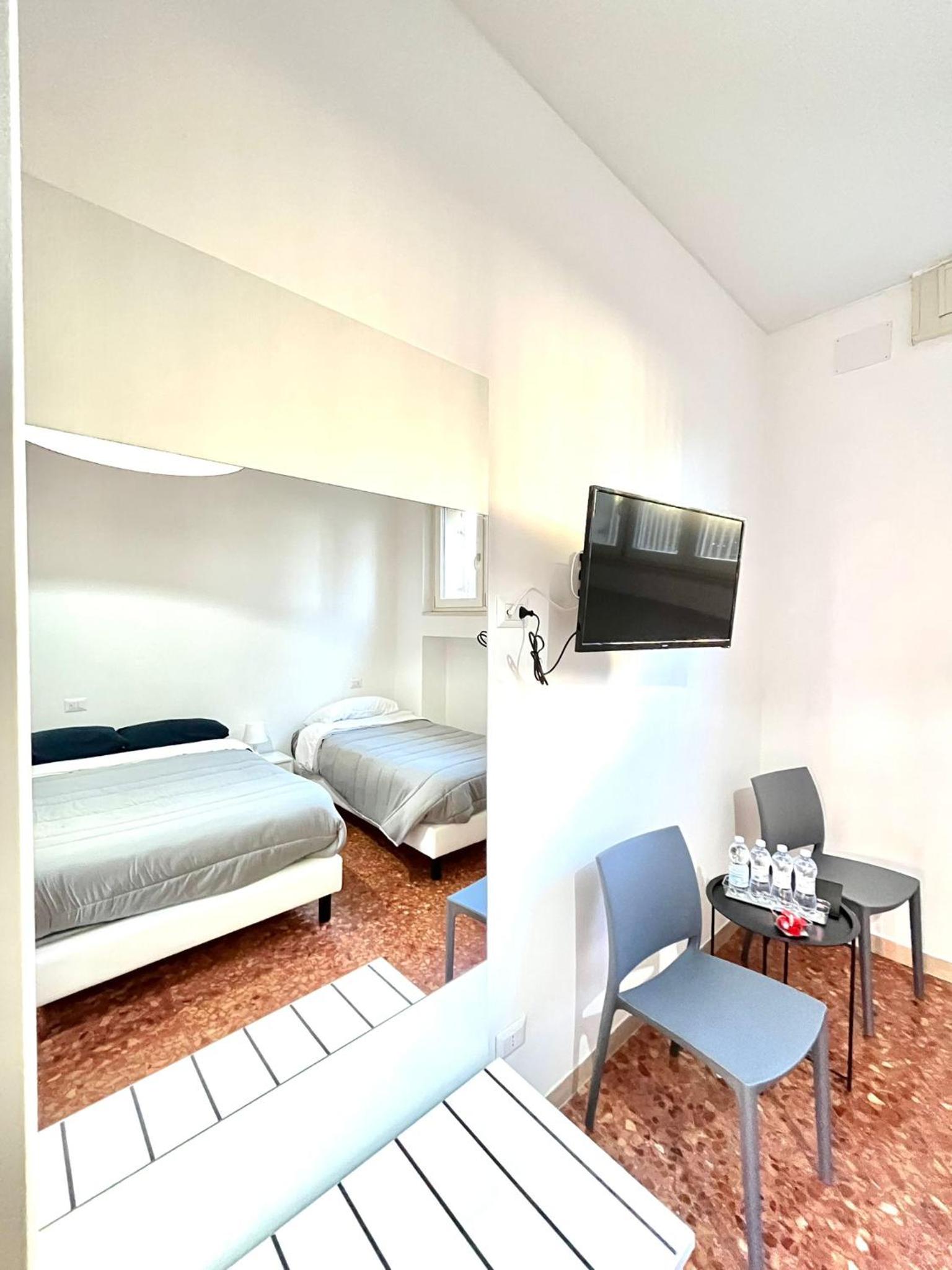 BAM BAM TIBURTINA Guesthouse