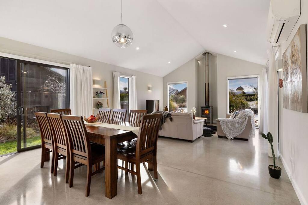 Modern Luxe Jacks Pt living view 5