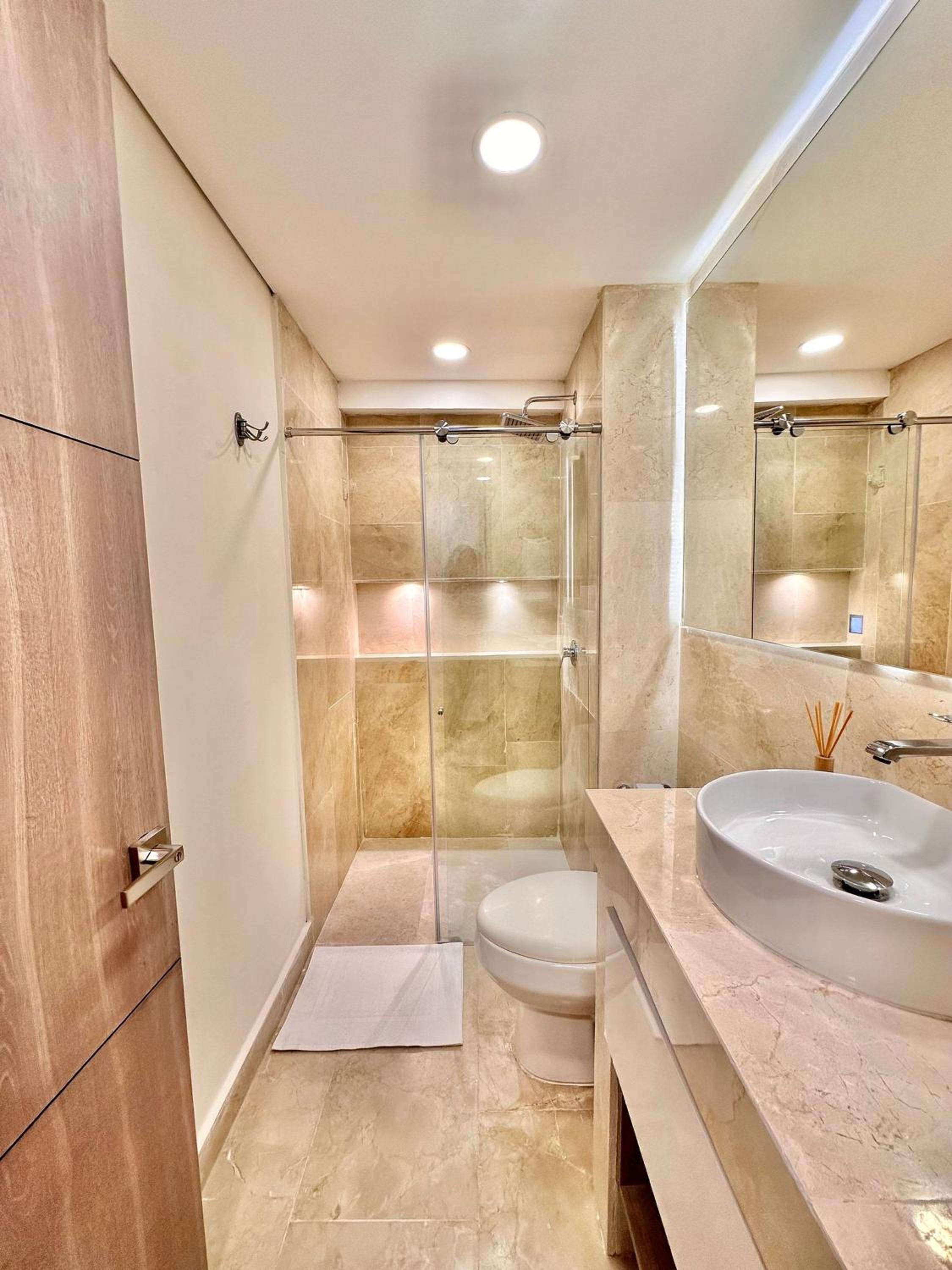 Lujosa suite en piso 14 con vista única CB1445