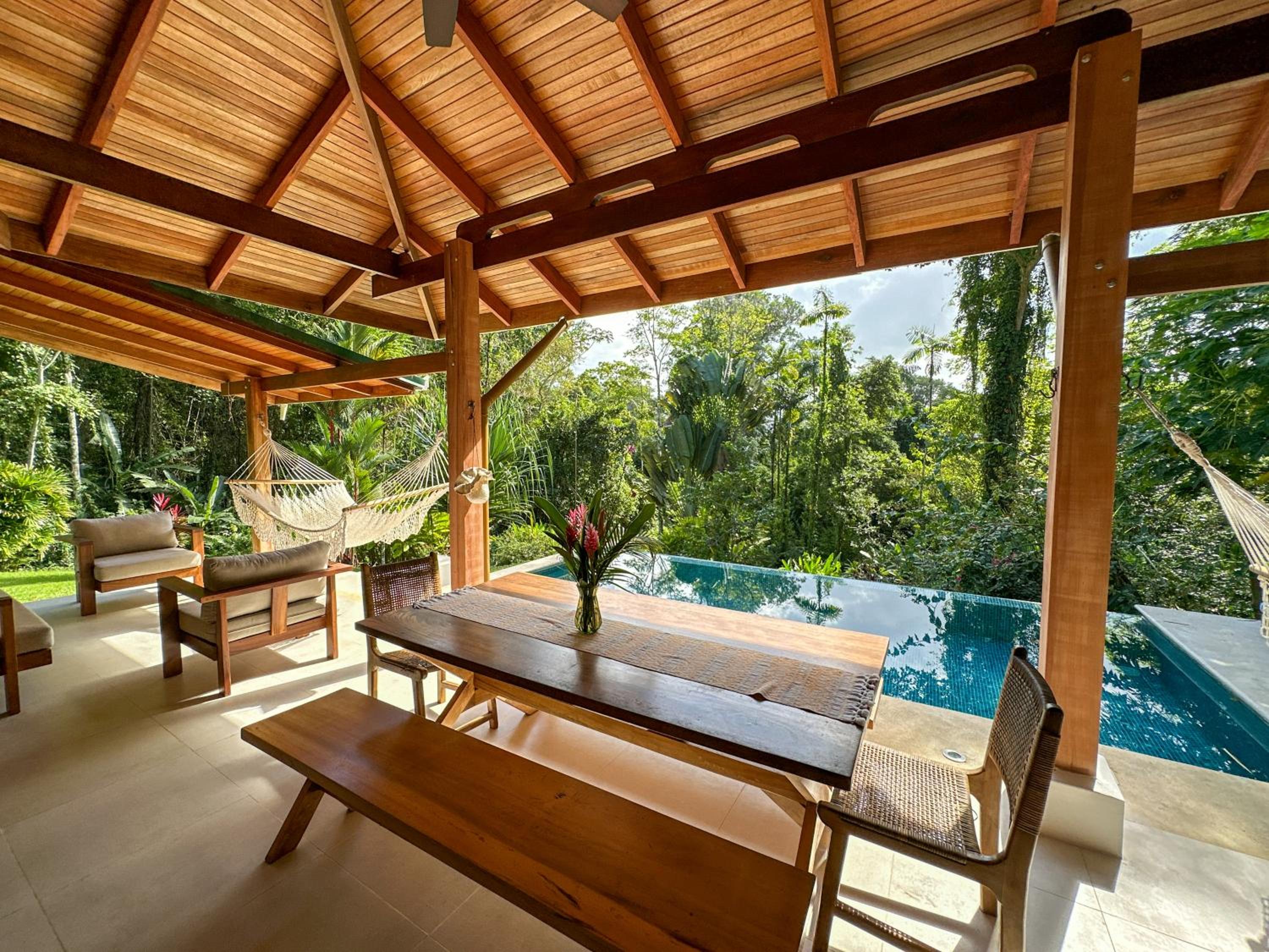 Villa Paraíso - Oasis Privado con Piscina en Punta Uva