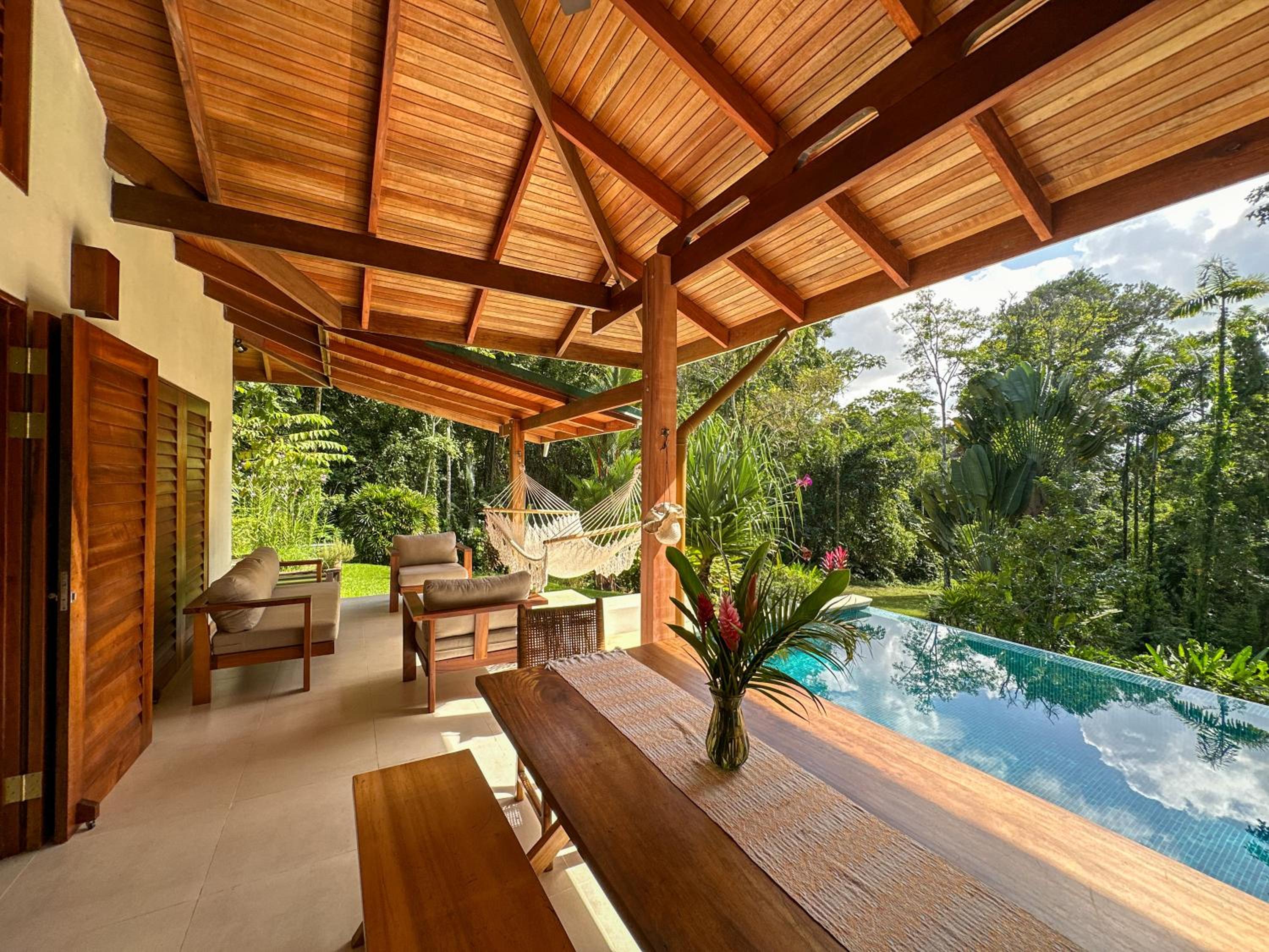 Villa Paraíso - Oasis Privado con Piscina en Punta Uva