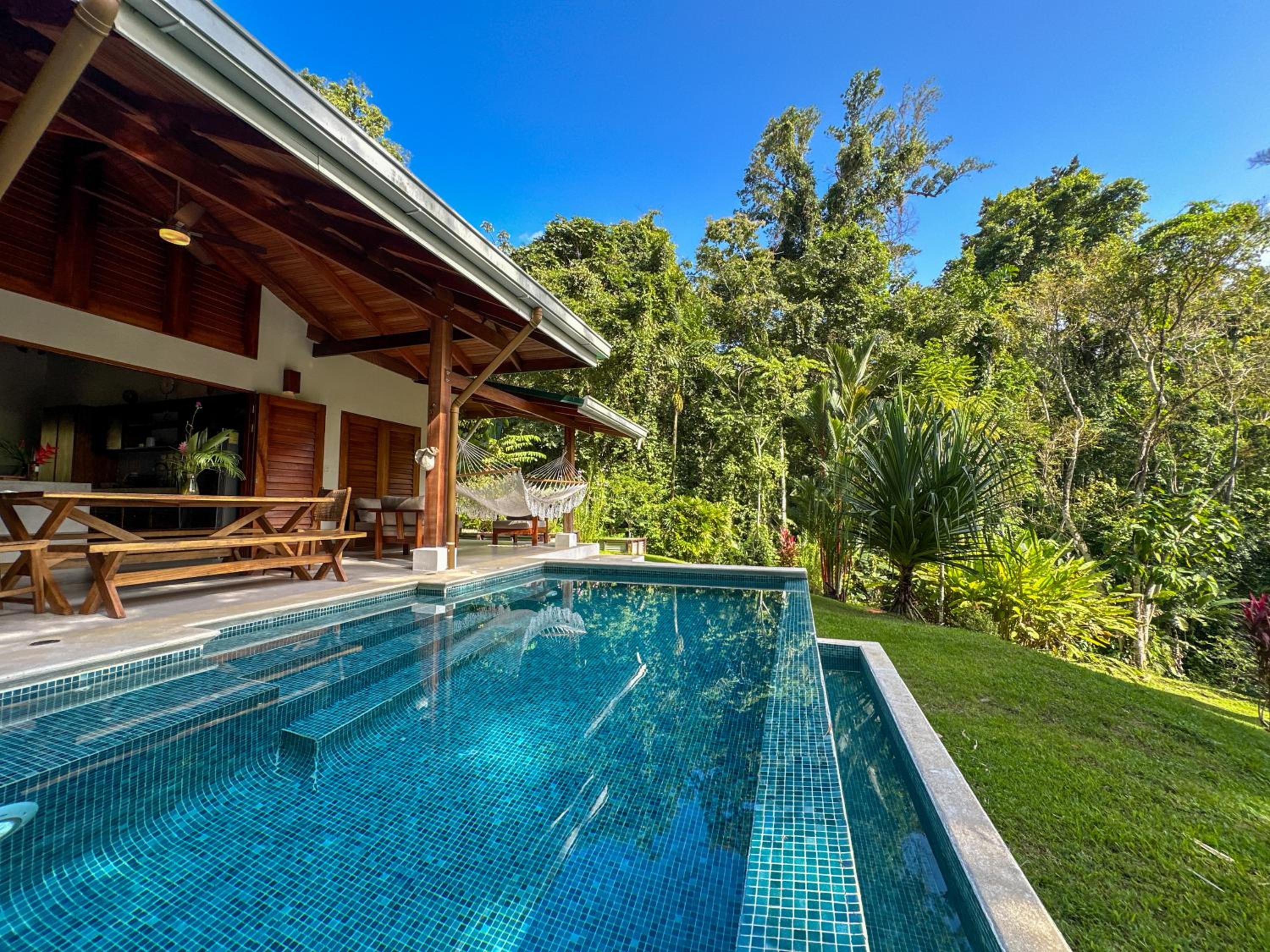 Villa Paraíso - Oasis Privado con Piscina en Punta Uva