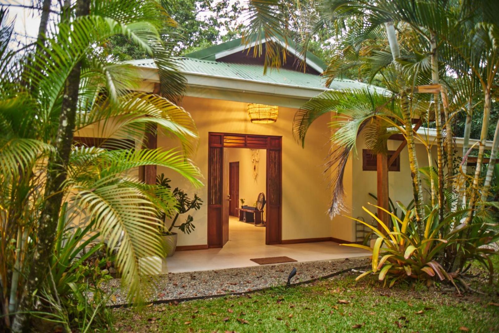 Villa Paraíso - Oasis Privado con Piscina en Punta Uva