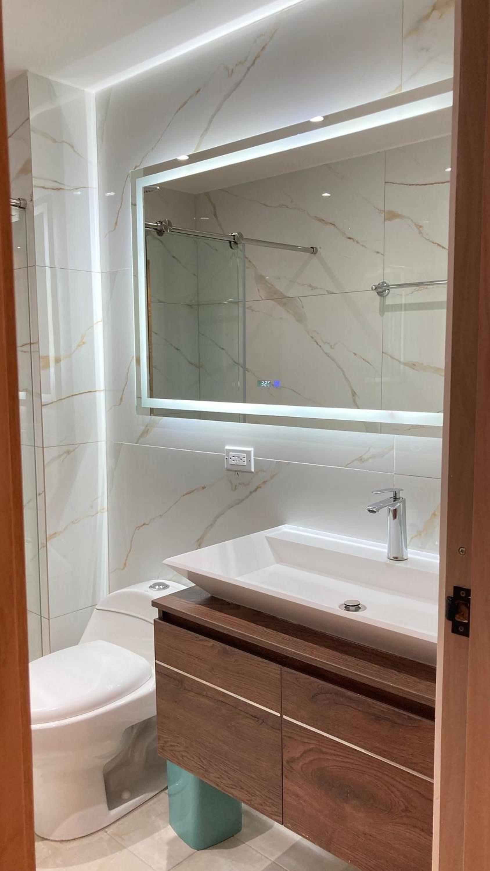 CB1531 | Confort premium: cama King y balcón