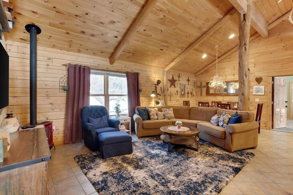 Great Group space on Baker Pond with 6 bedrooms and 4 bathroom view 3