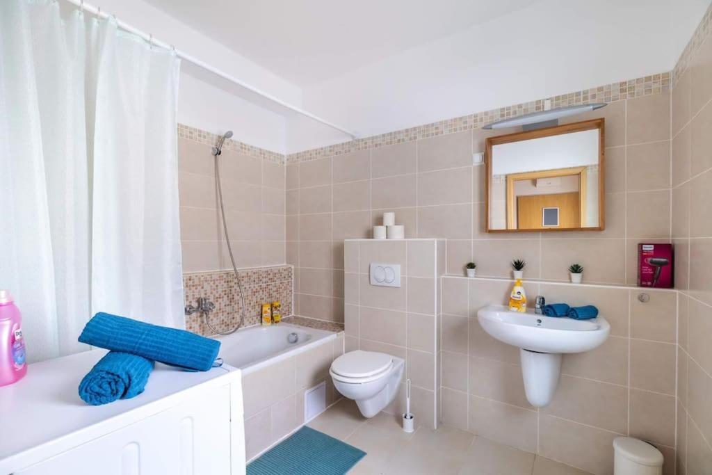 Nice,Sunny,Quiet flat near to Deak Ferenc sqaure view 4