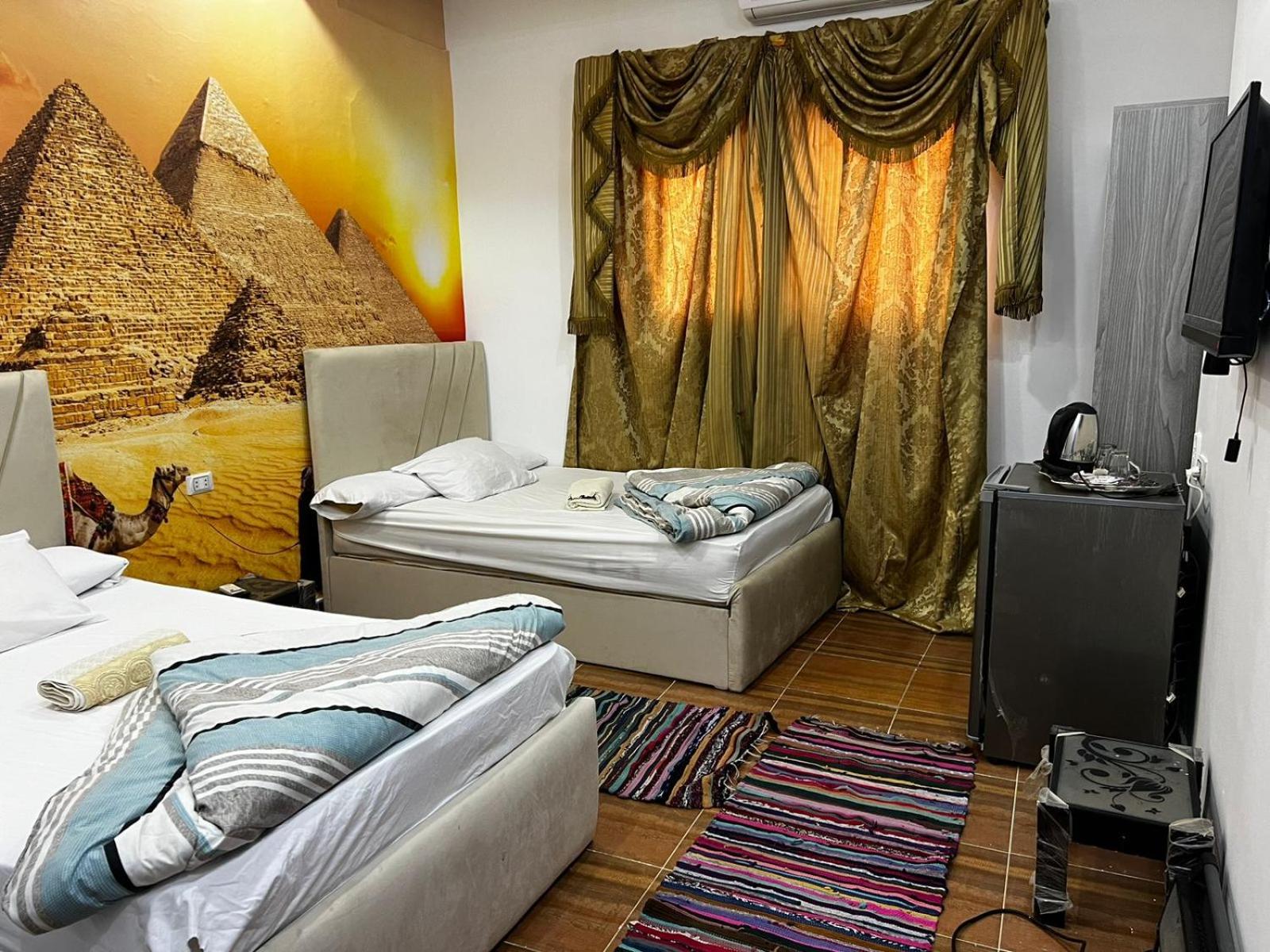 Anas Pyramids view inn